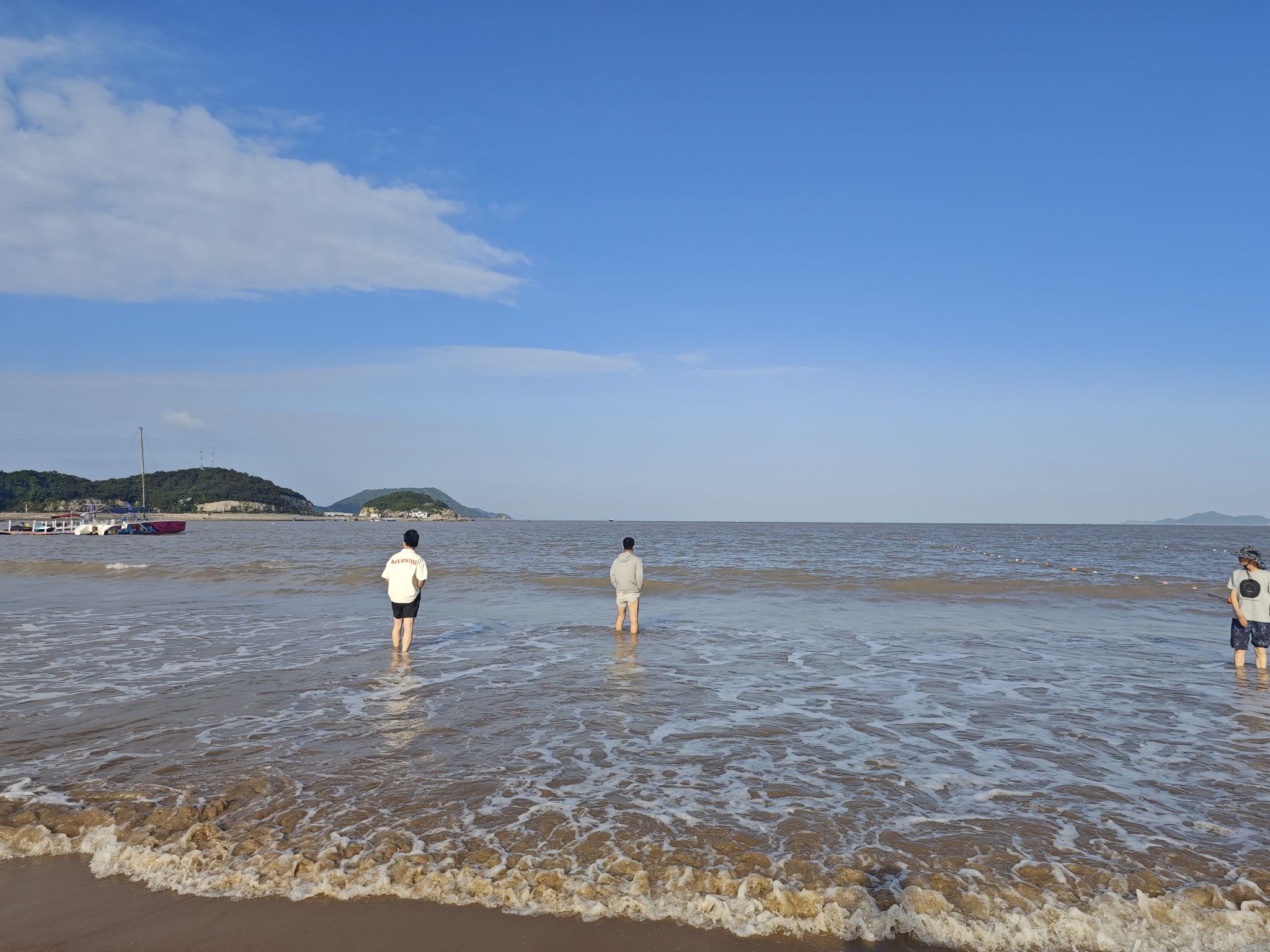 东旦时尚运动海滩