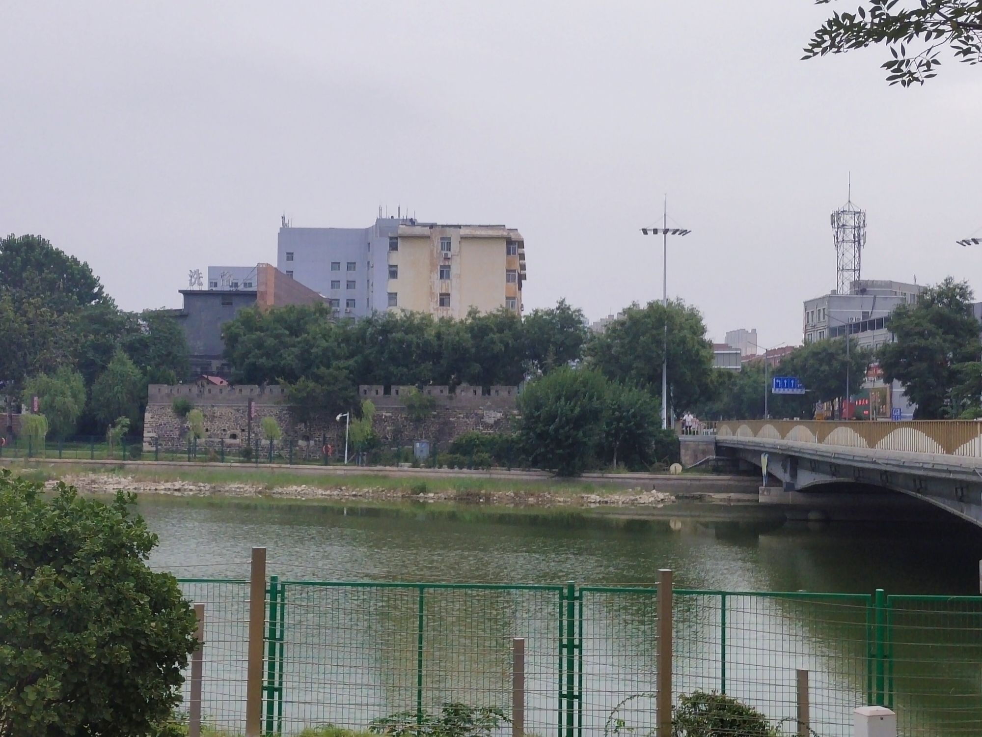 潍县东关城墙古炮台旅行图片
