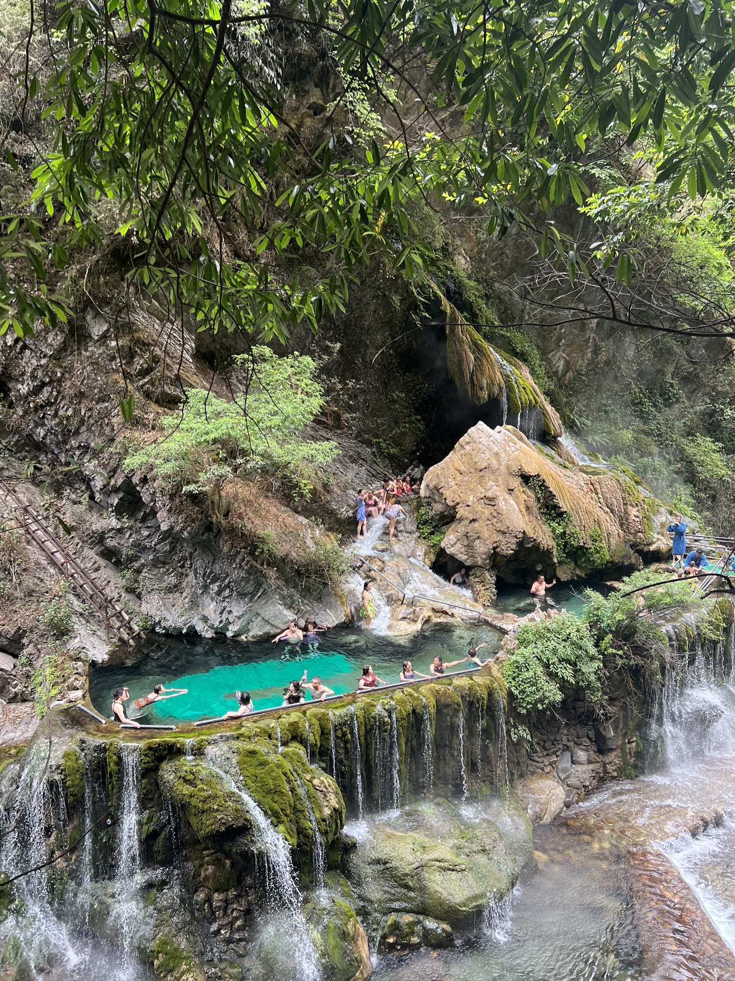 螺髻九十九里温泉瀑布风景区旅行图片