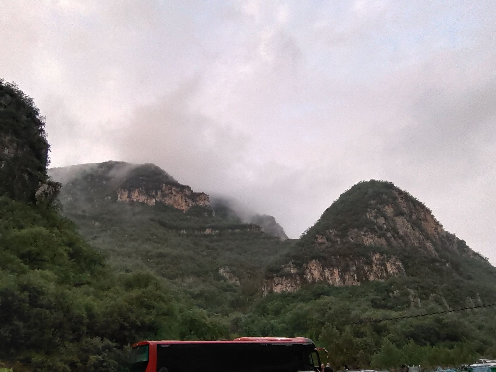 龙卧岩景区