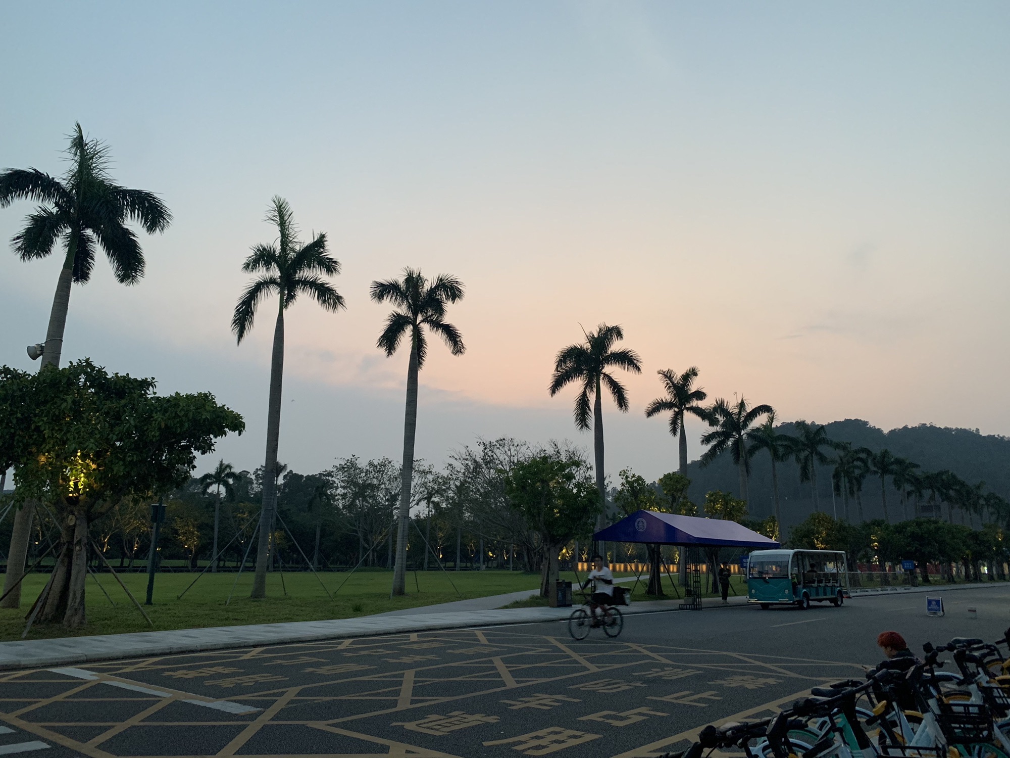 校名石广场旅行图片