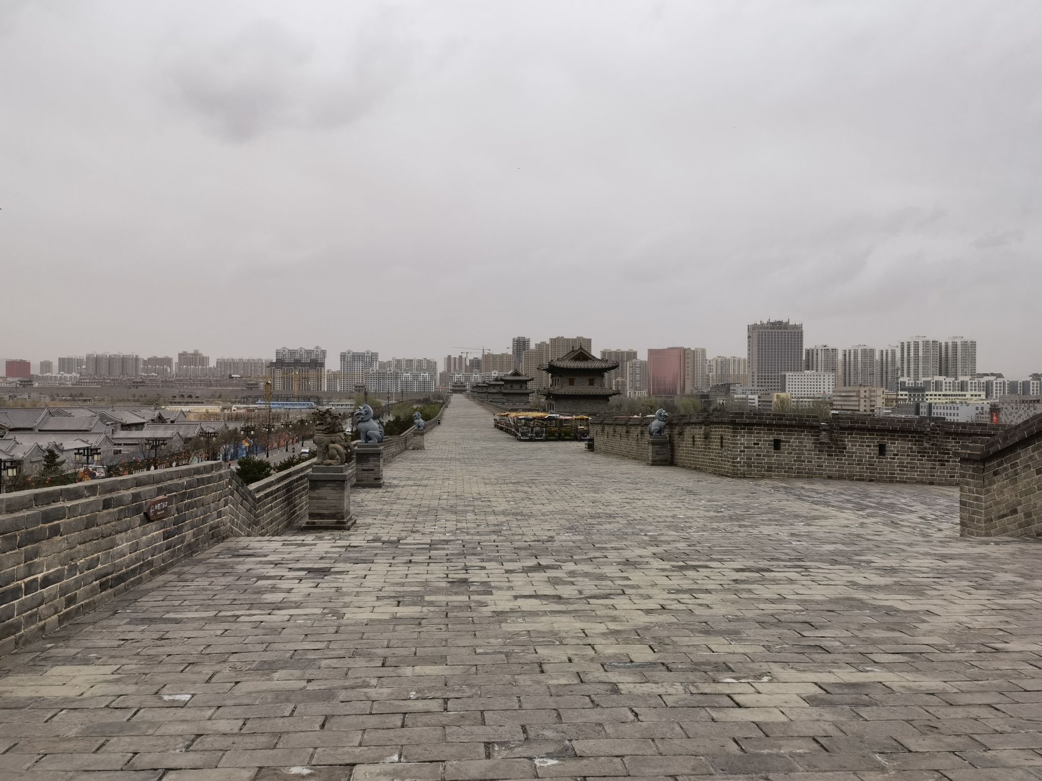 大同古城城墙外带状公园
