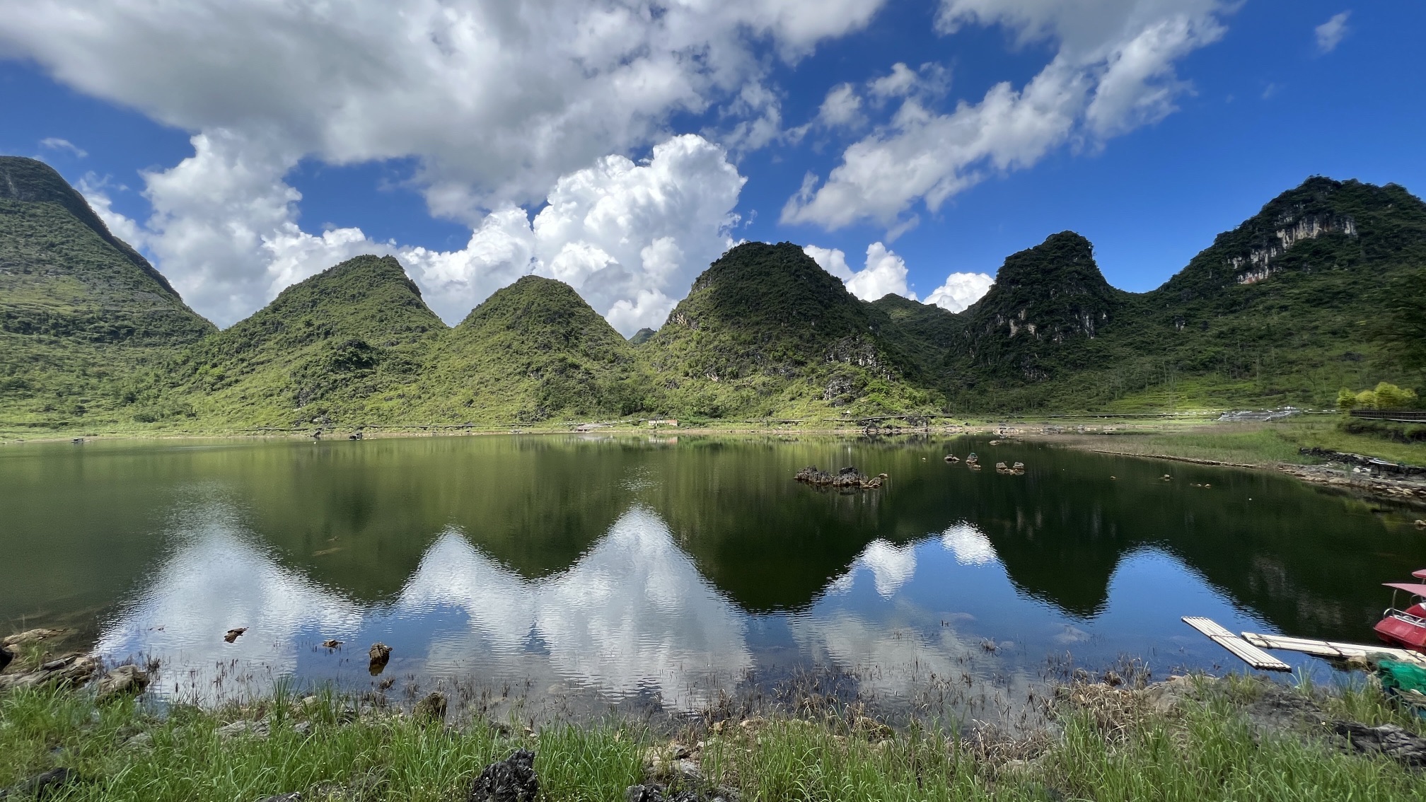 神秘湖旅行图片