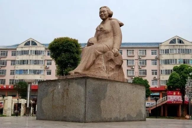 丁玲广场