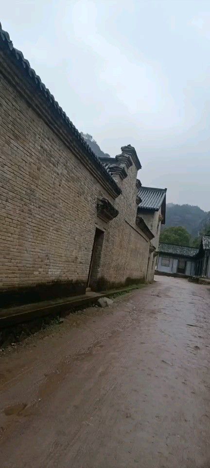 方岩天街