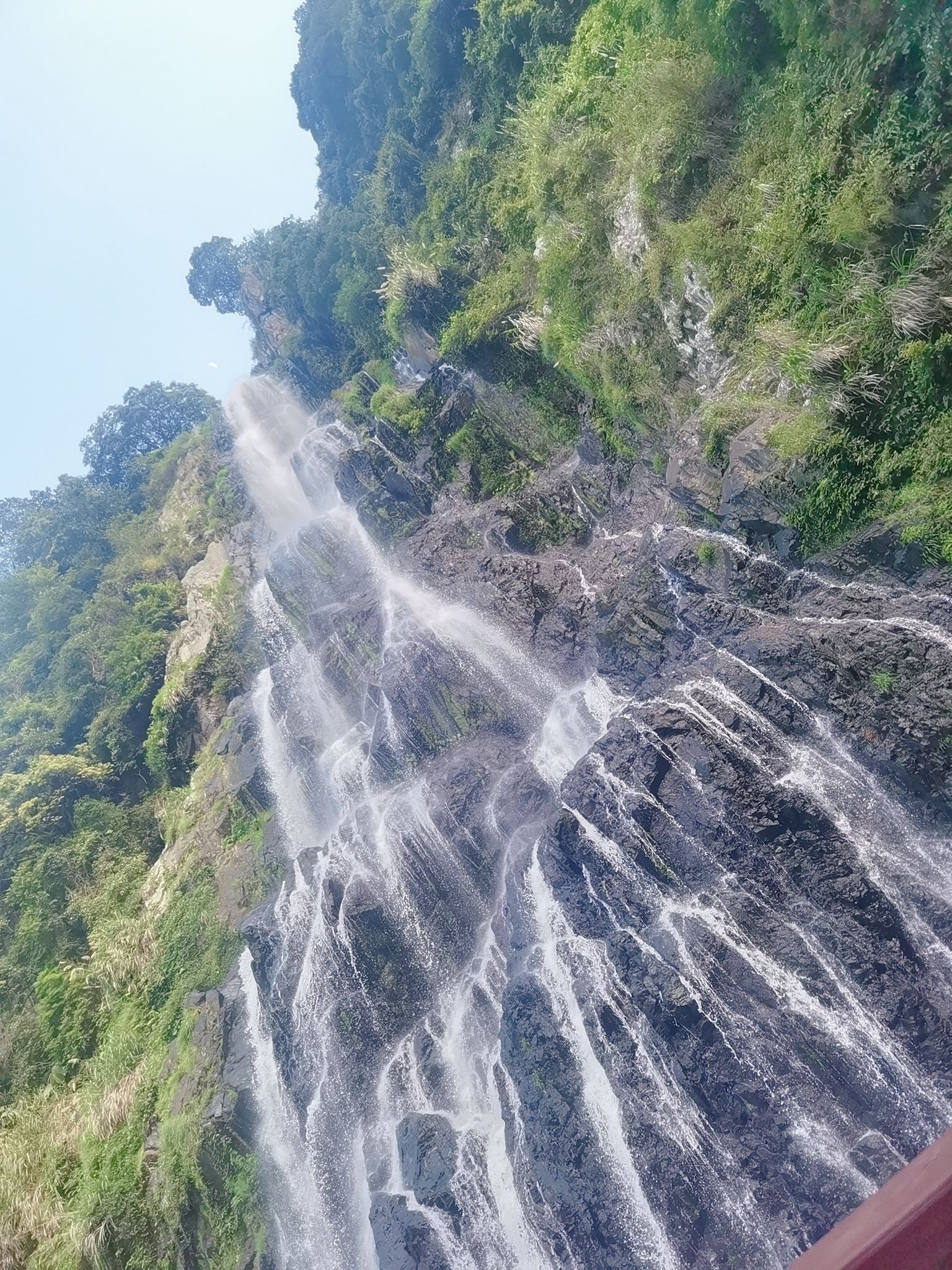 虹山瀑布