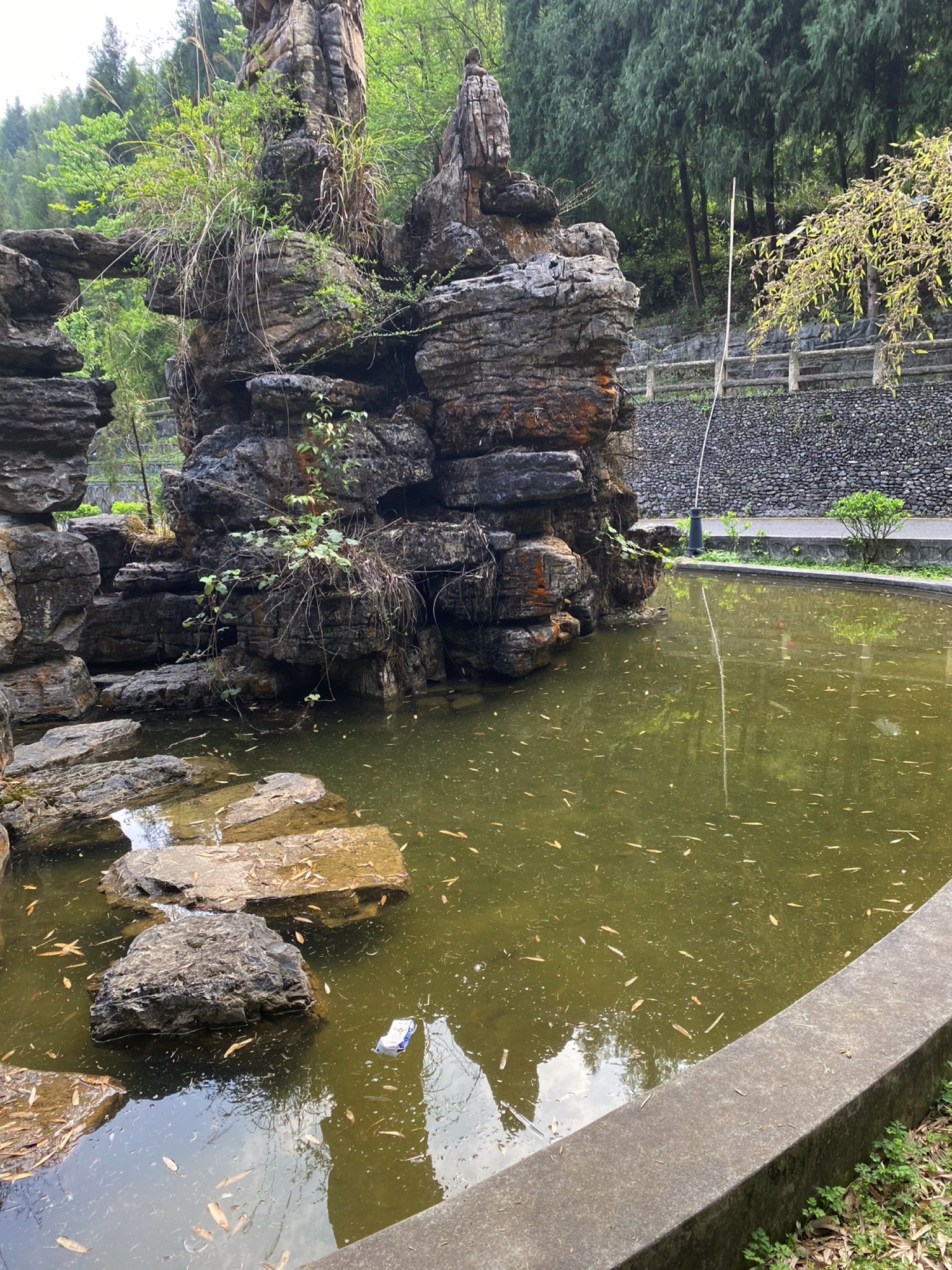 鸣泉谷生态旅游景区旅行图片