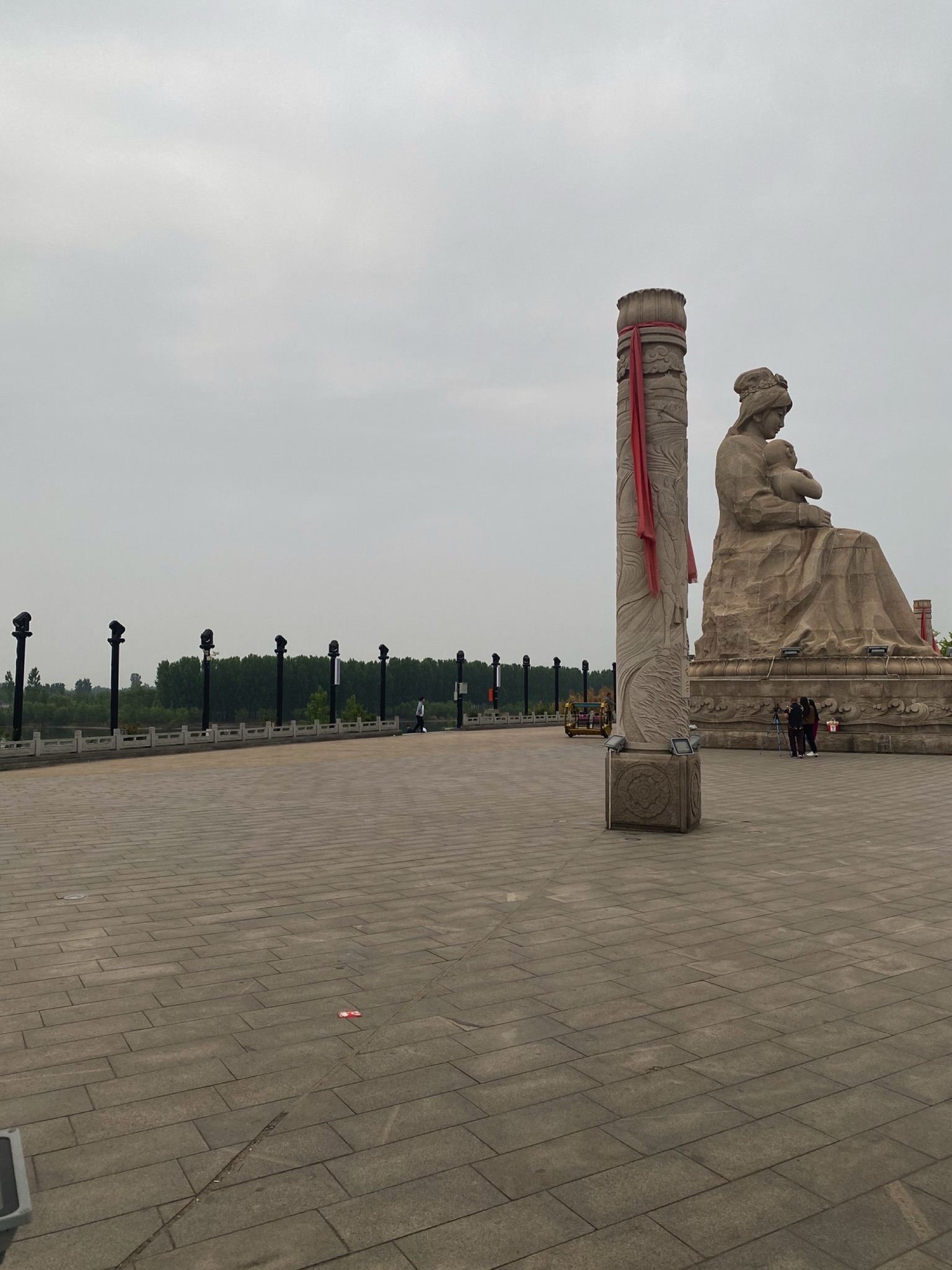 滦河母亲广场