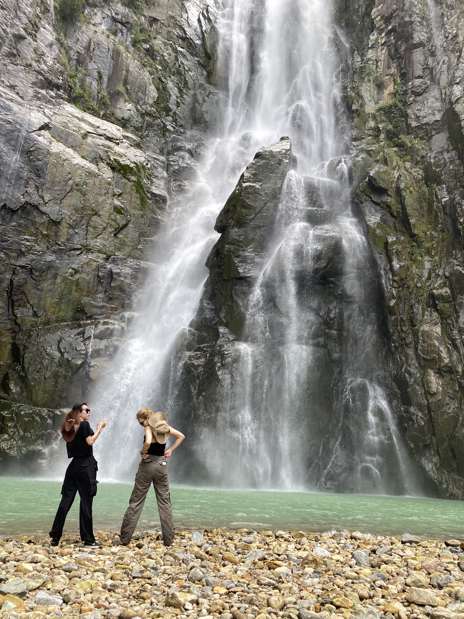 百丈崖瀑布观景台旅行图片