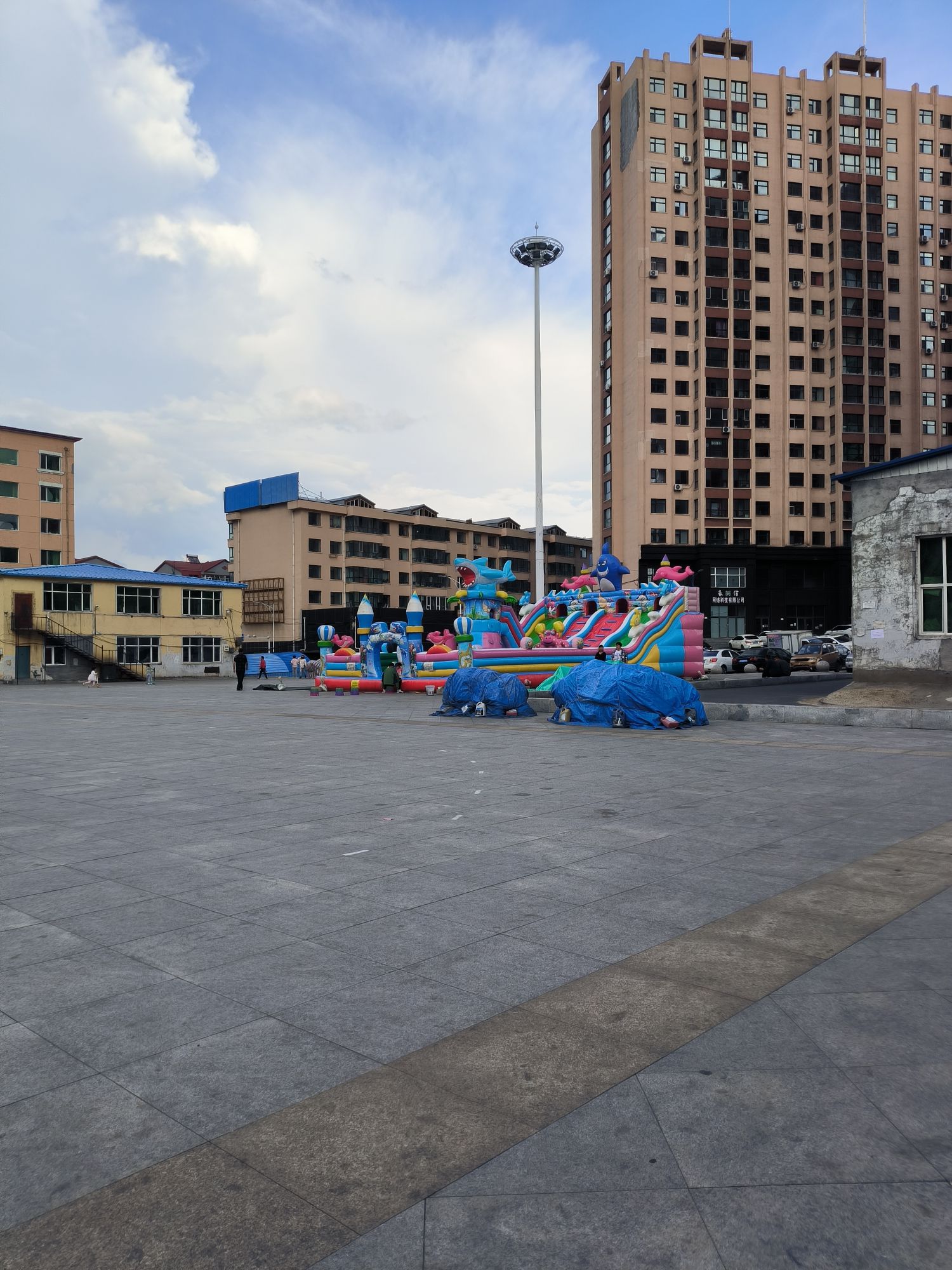 迎宾广场旅行图片