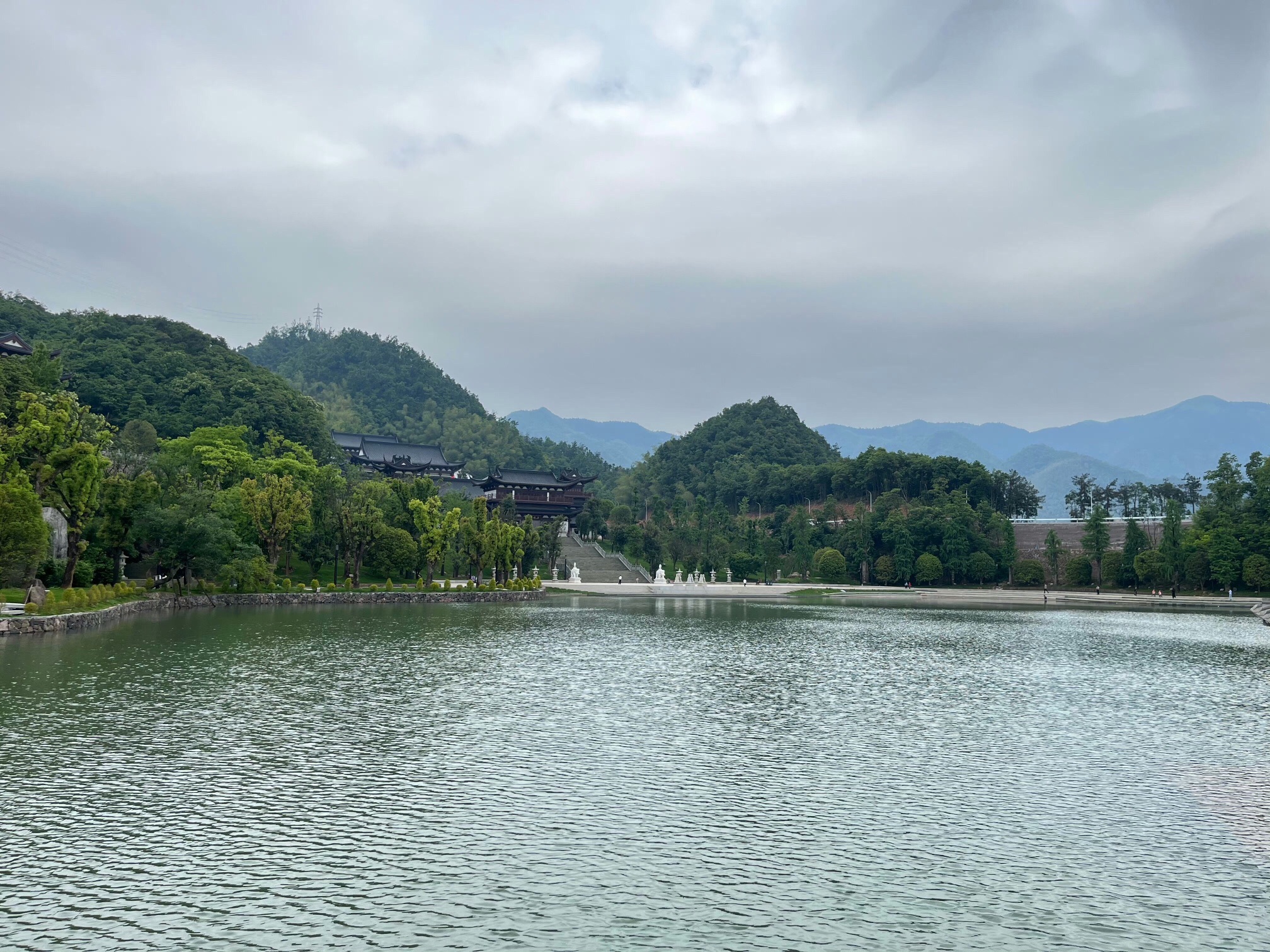 越龙山国际旅游度假区