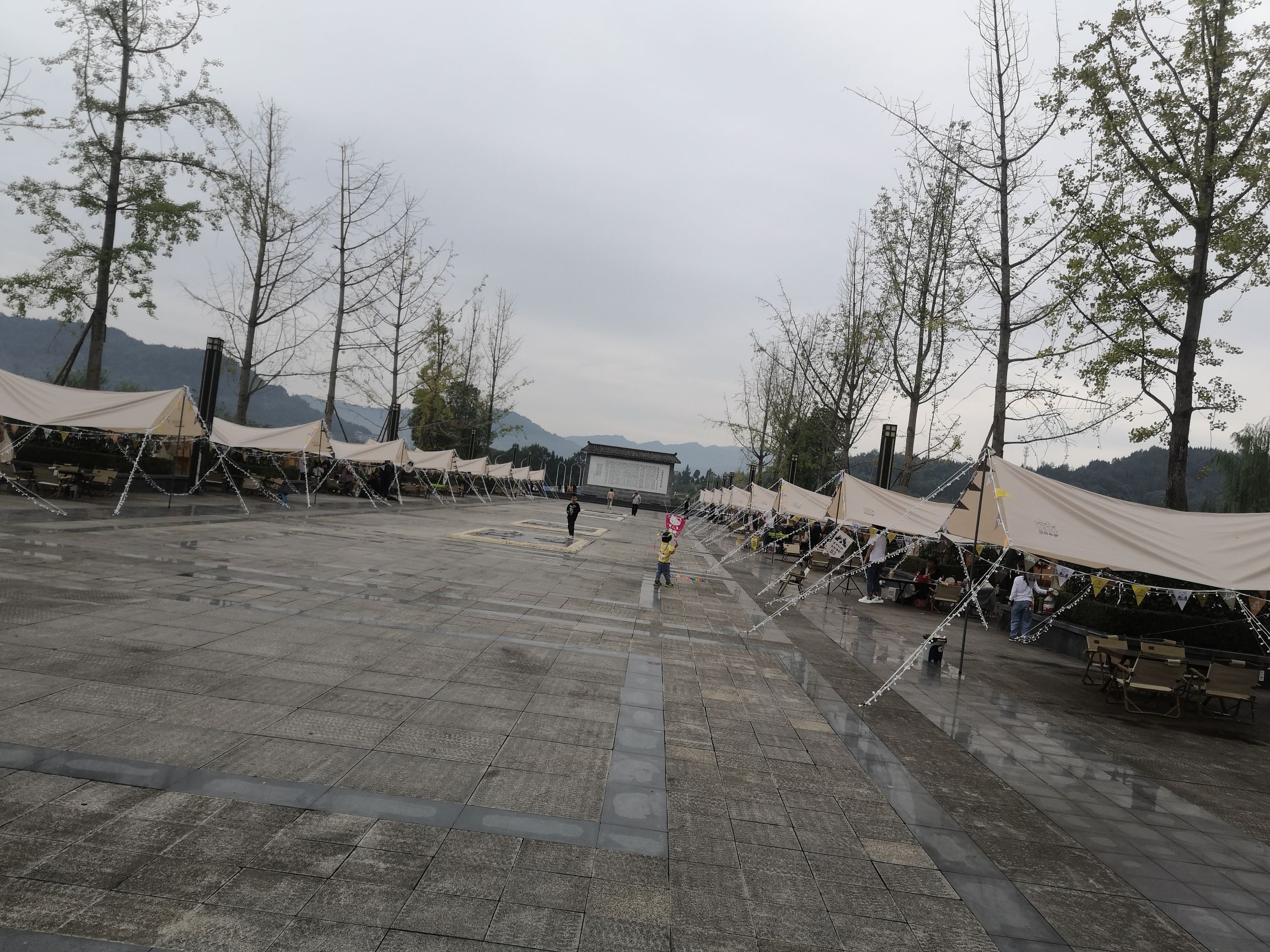 山水化湖旅行图片