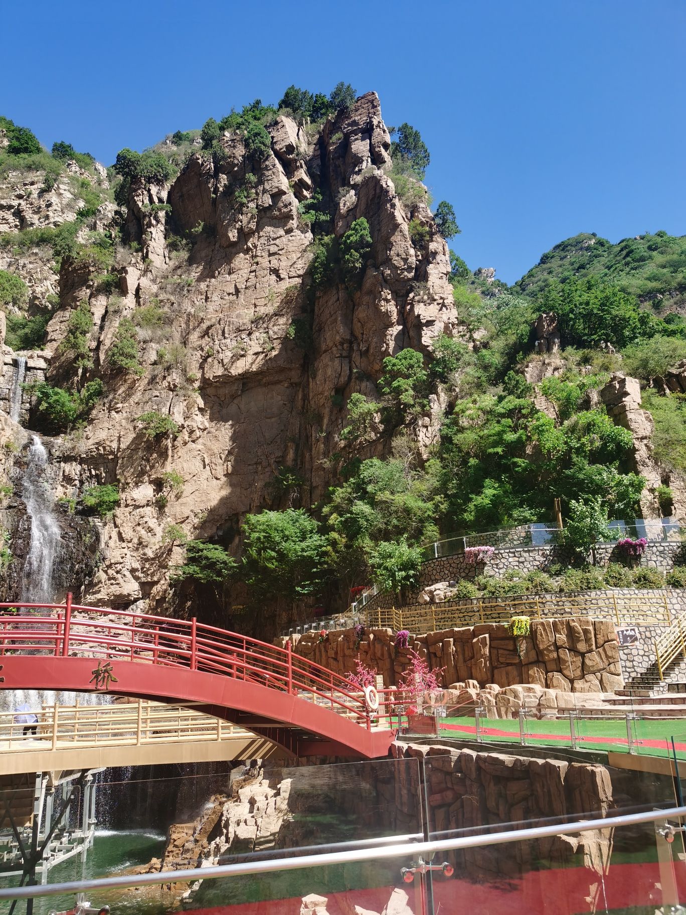 锯齿崖(节理)