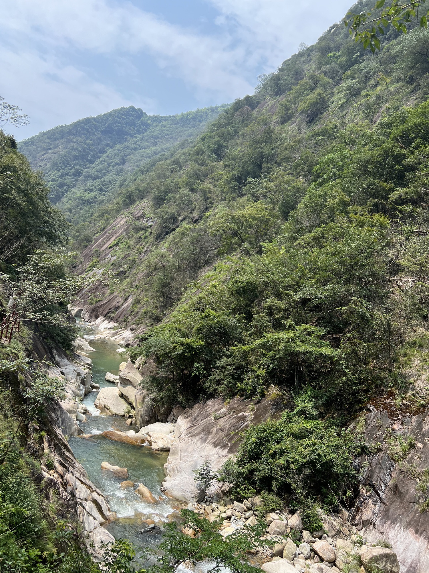 上犹燕子岩风景区