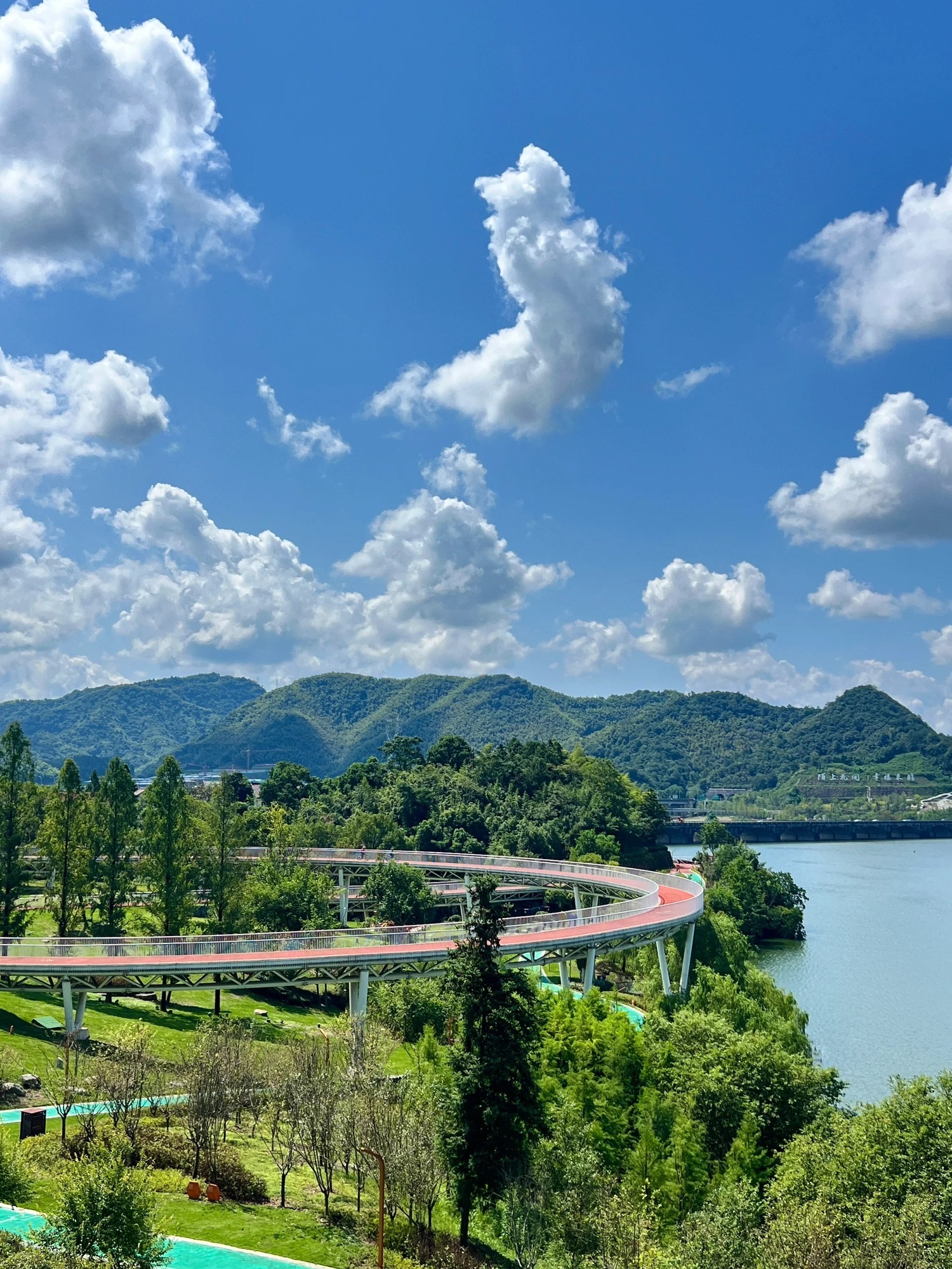青山湖绿道旅行图片