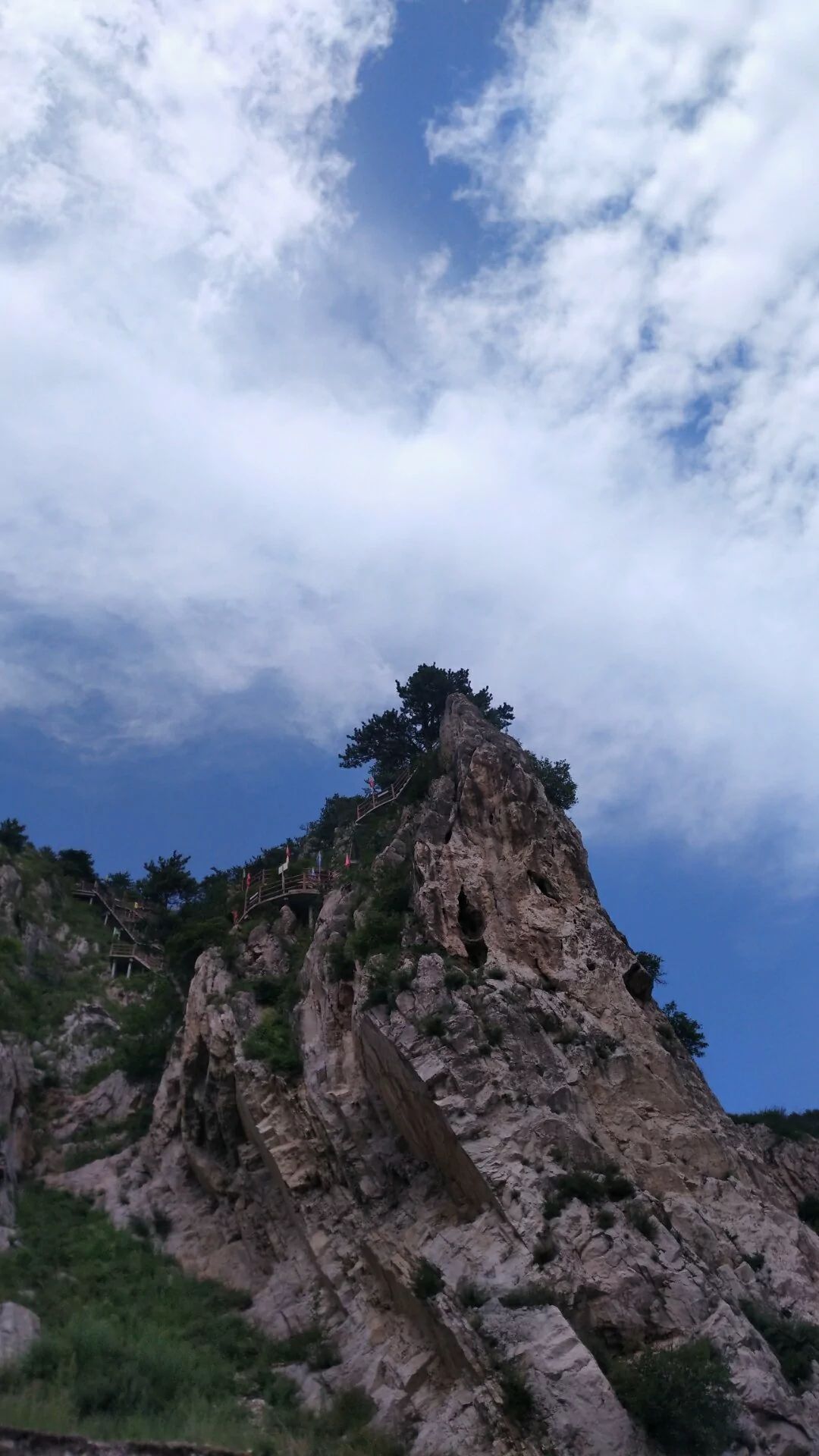 芦芽山馒头山亿年溶洞玻璃栈道风景区