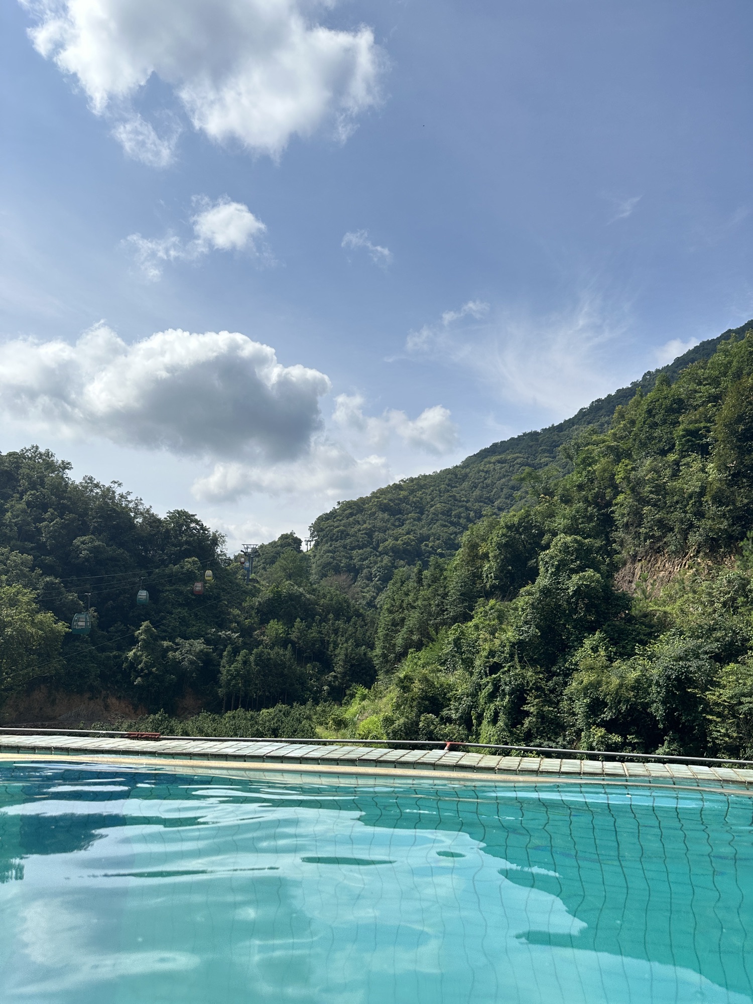 丹霞灵溪森林度假景区旅行图片