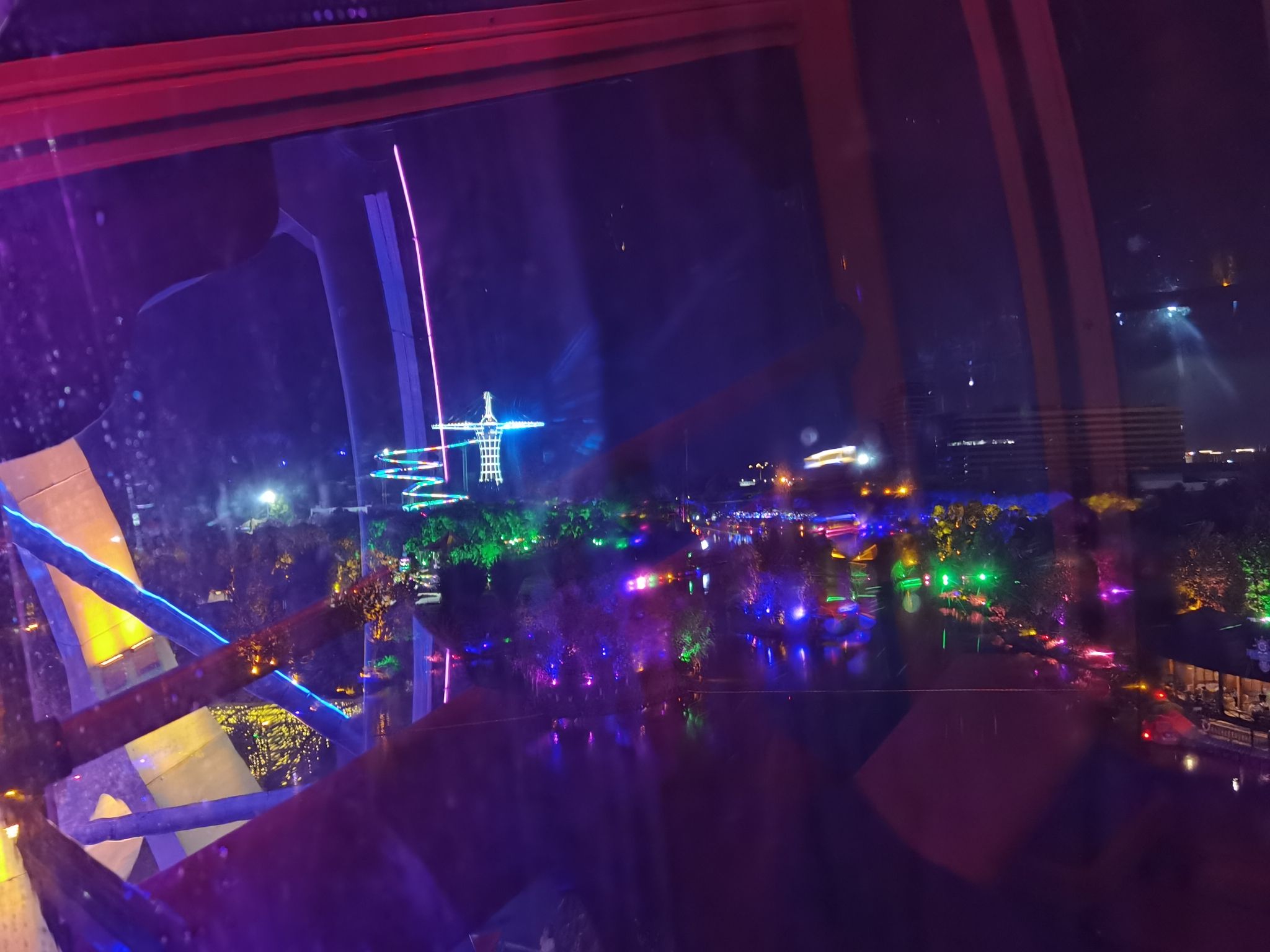奇幻嘉乐比景区