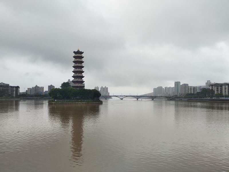 通天塔旅行图片