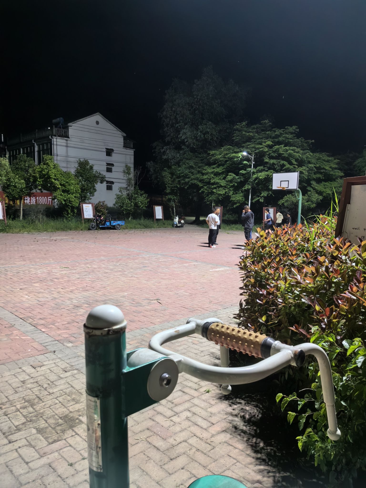 界沟村中心广场