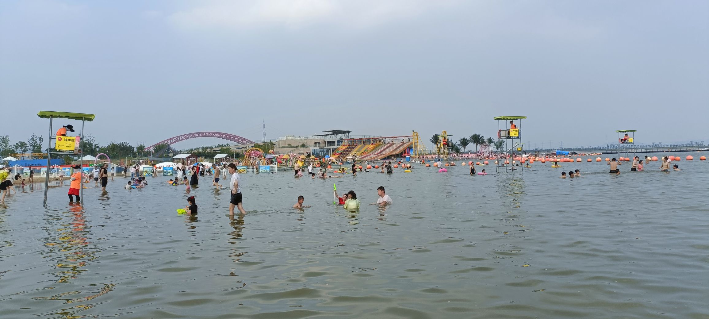 宁波滨海万人沙滩