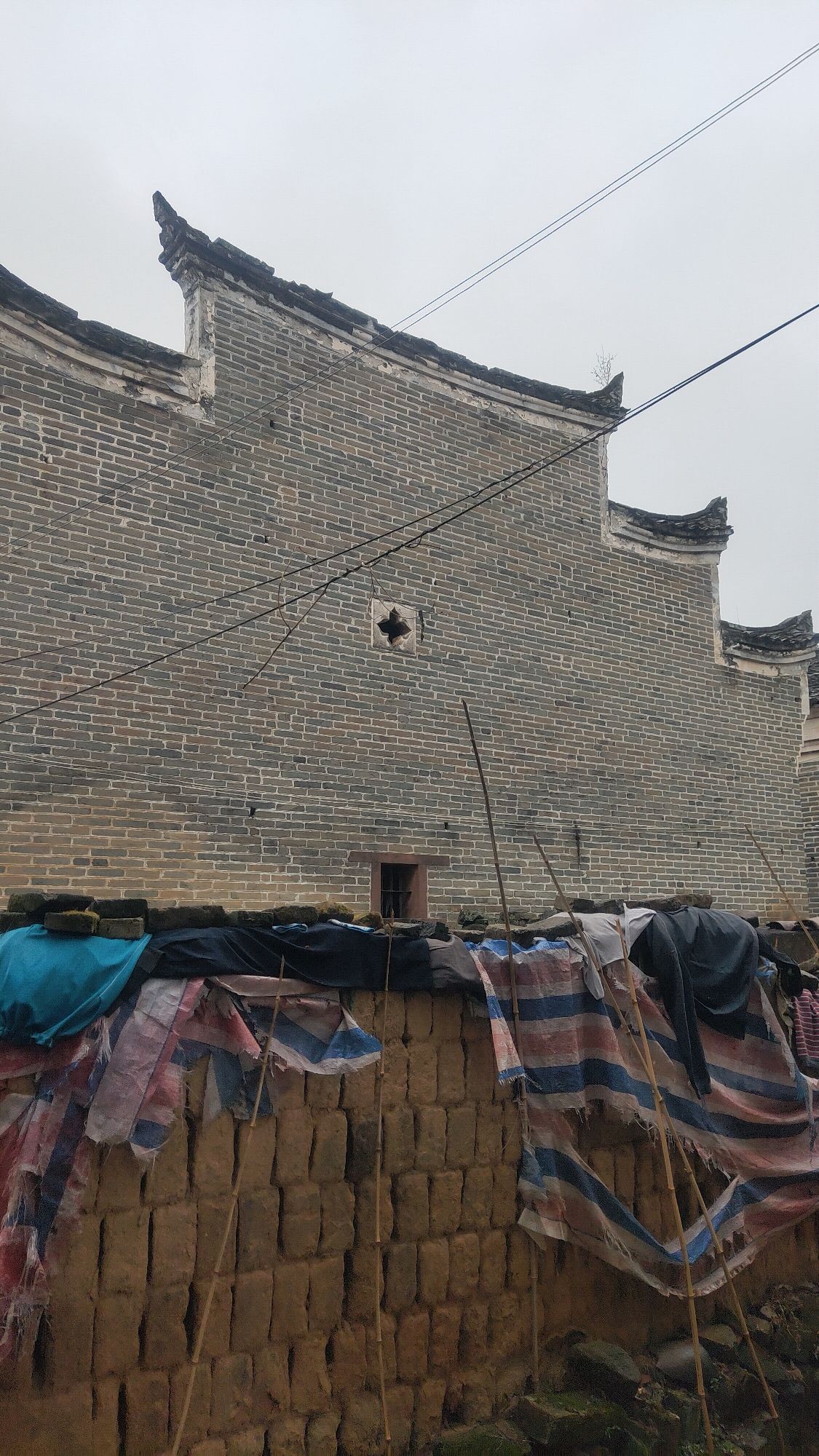 江畔古村