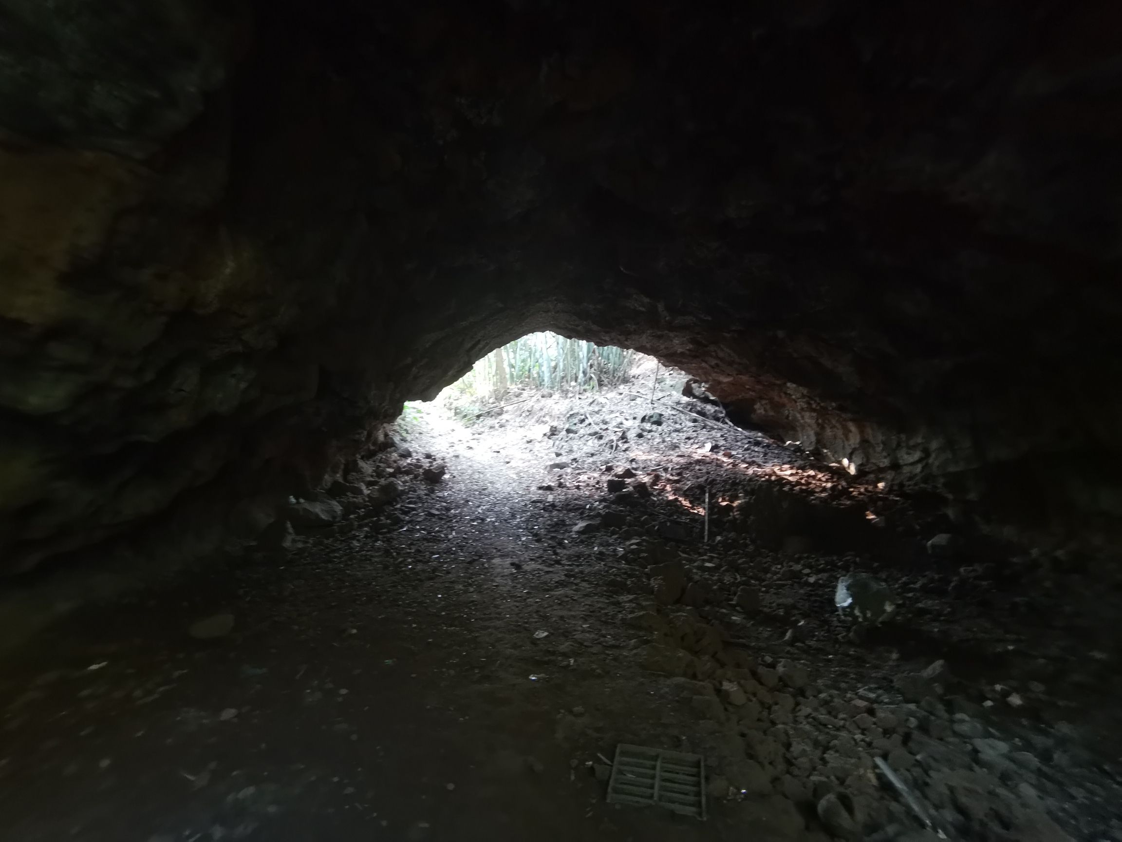 七十二洞旅行图片