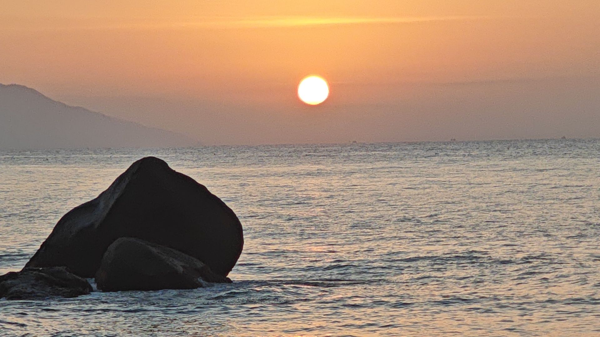 角头湾浴浪听海沙滩