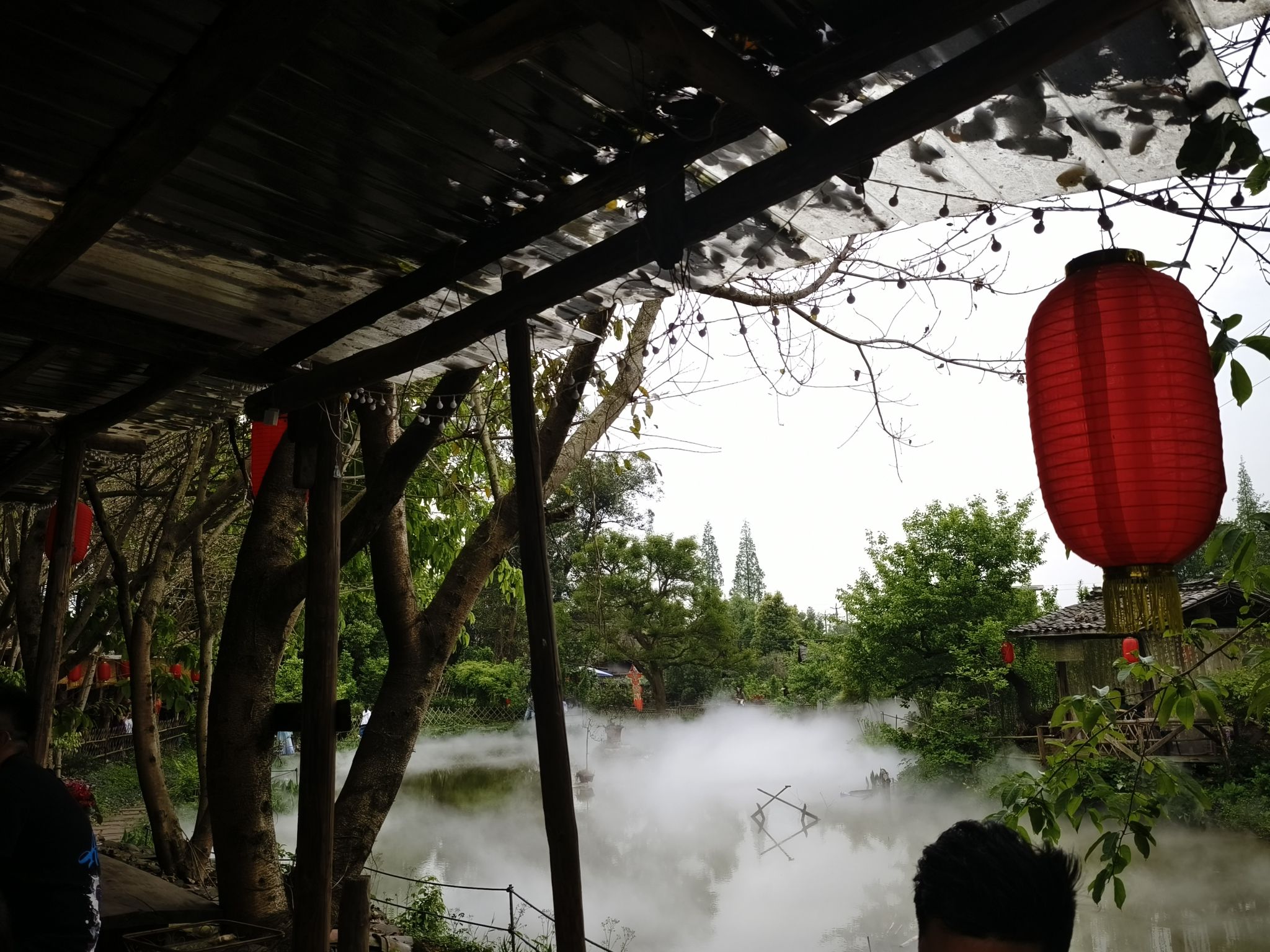 简陋田野旅行图片