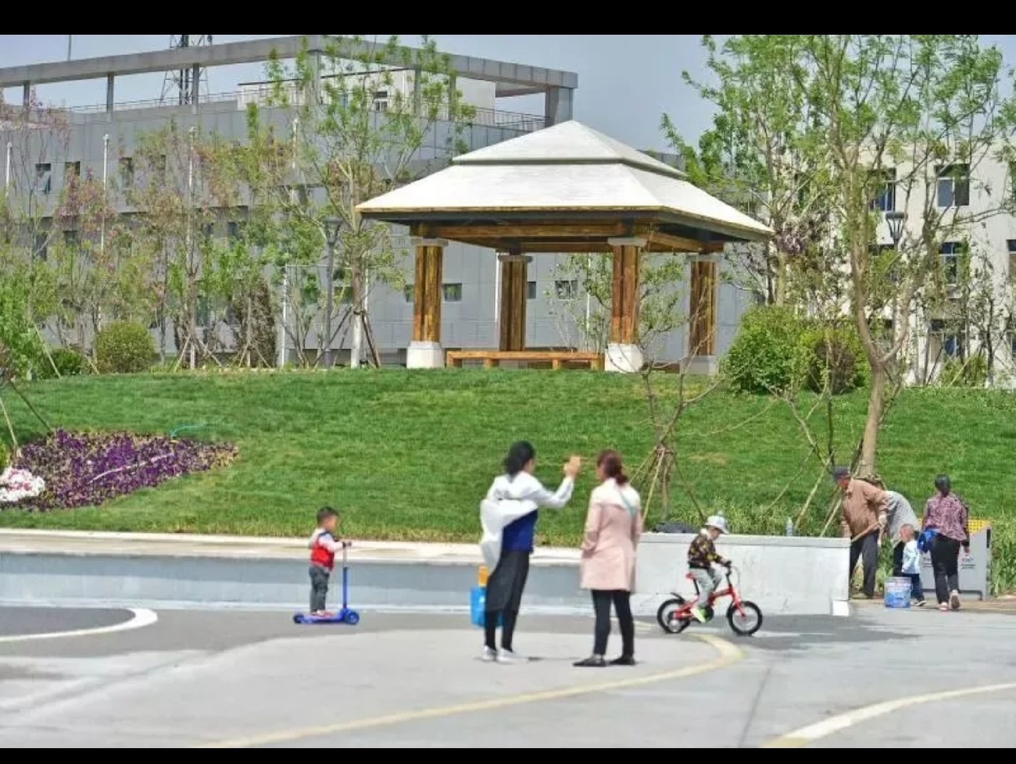 庐山道街心公园