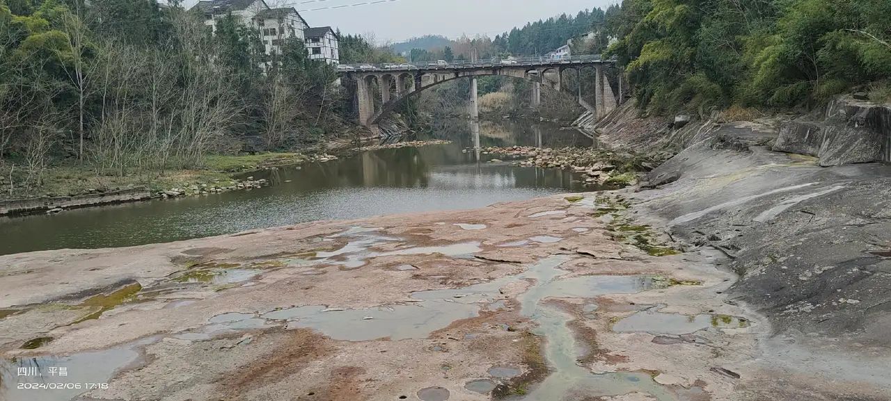 驷马水乡玻璃桥景区
