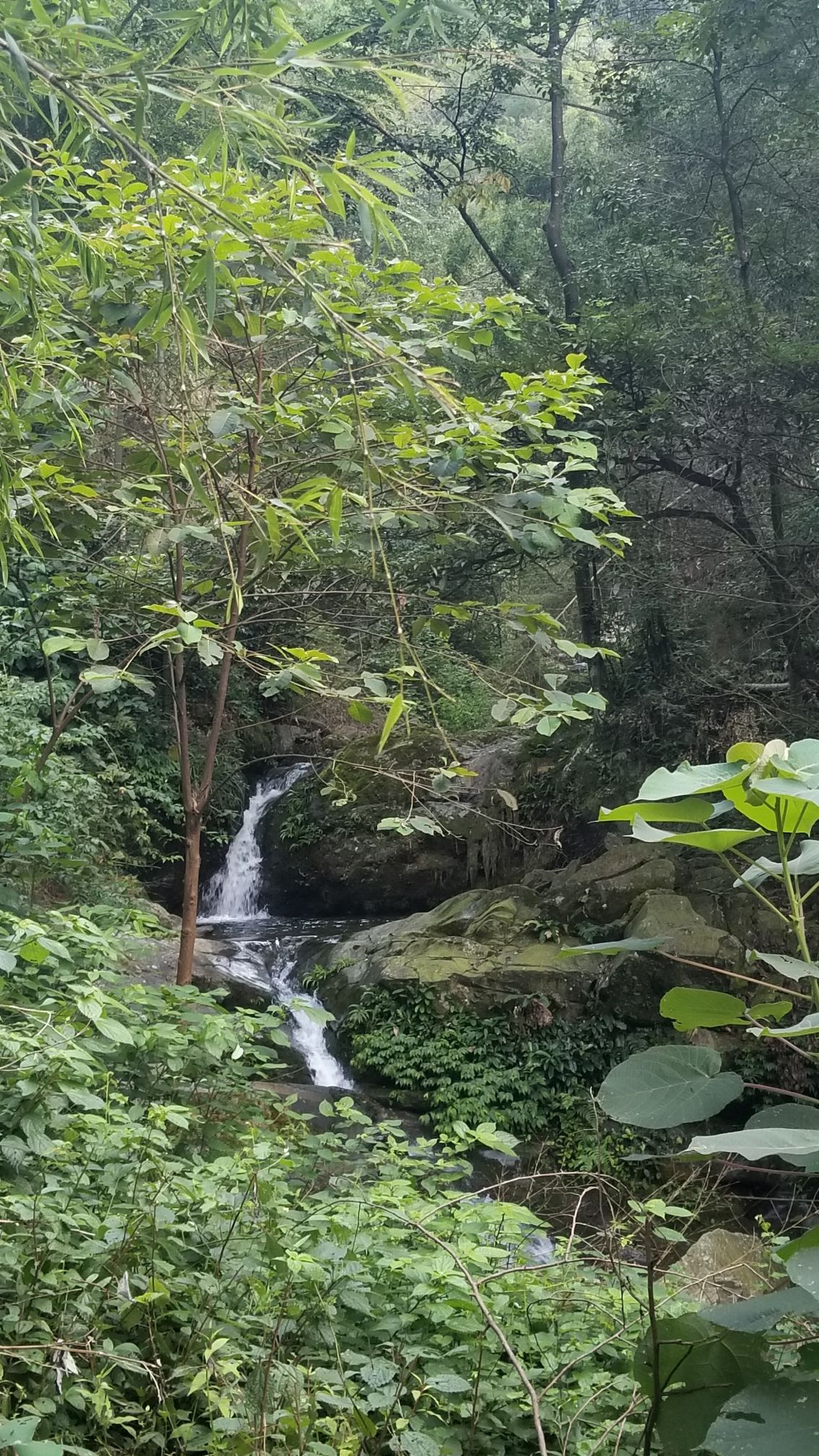 煌山瀑布