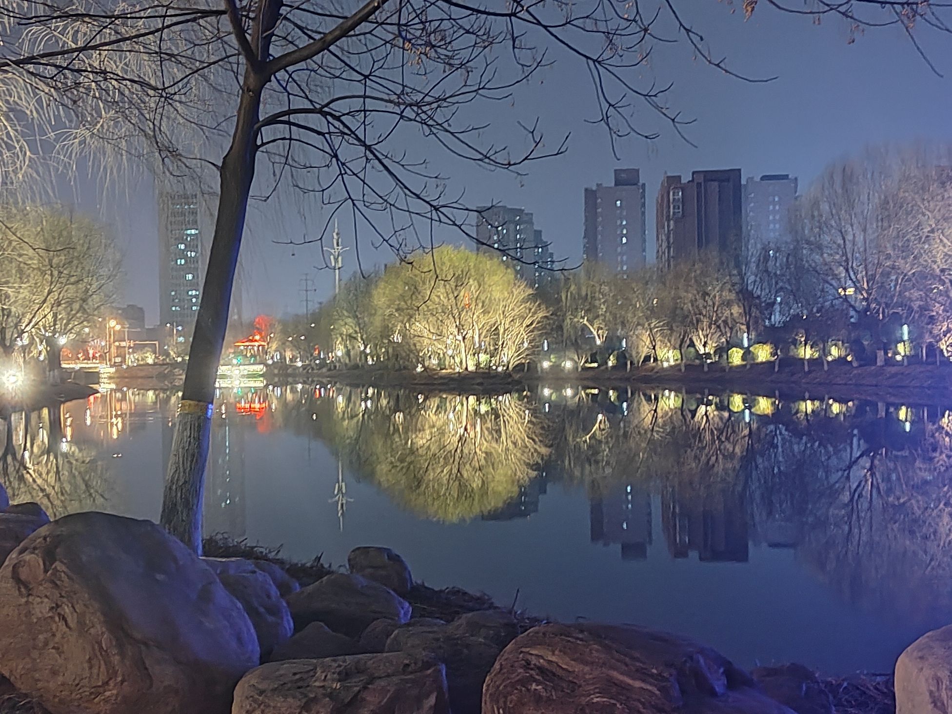 赵定河游园旅行图片