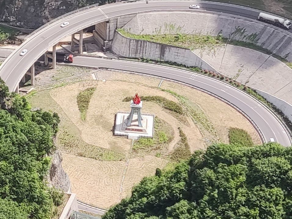 208国道螺旋公路观景台旅行图片