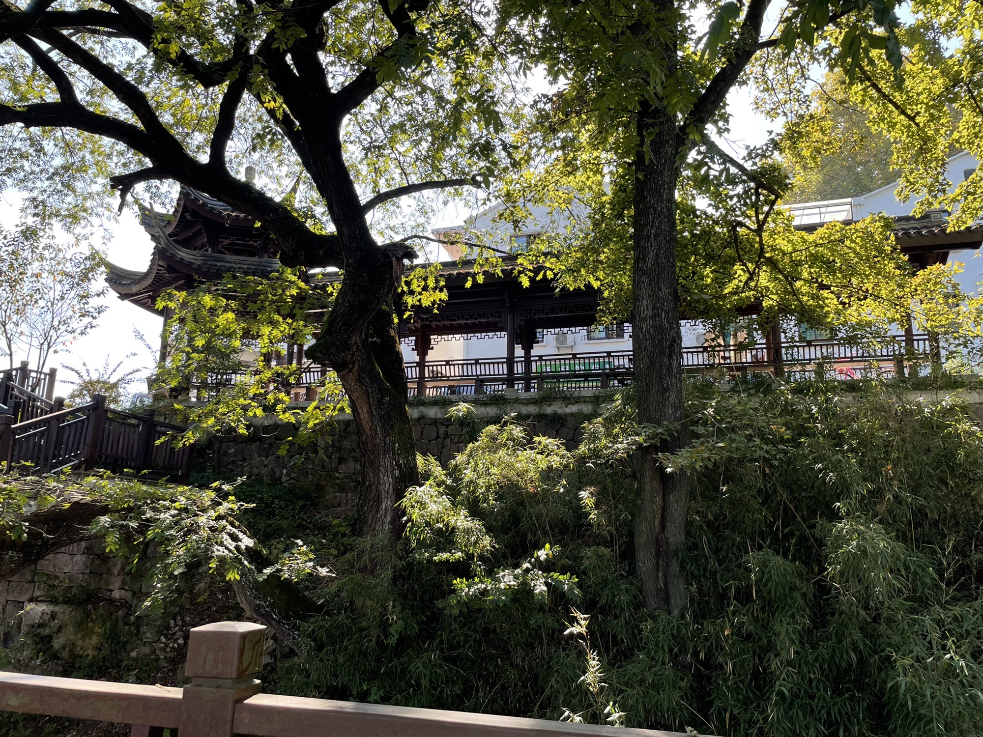 镜岭旅游风情小镇