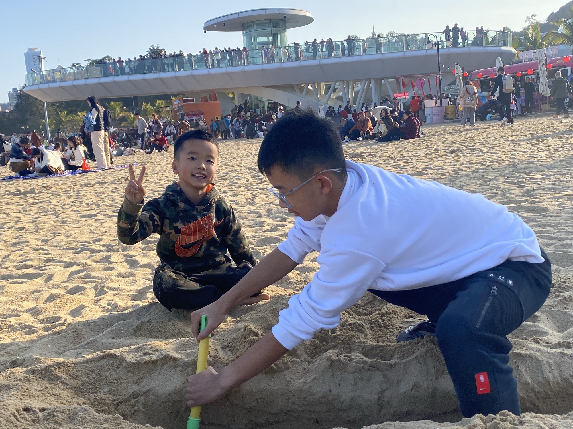 情侣路旅行图片