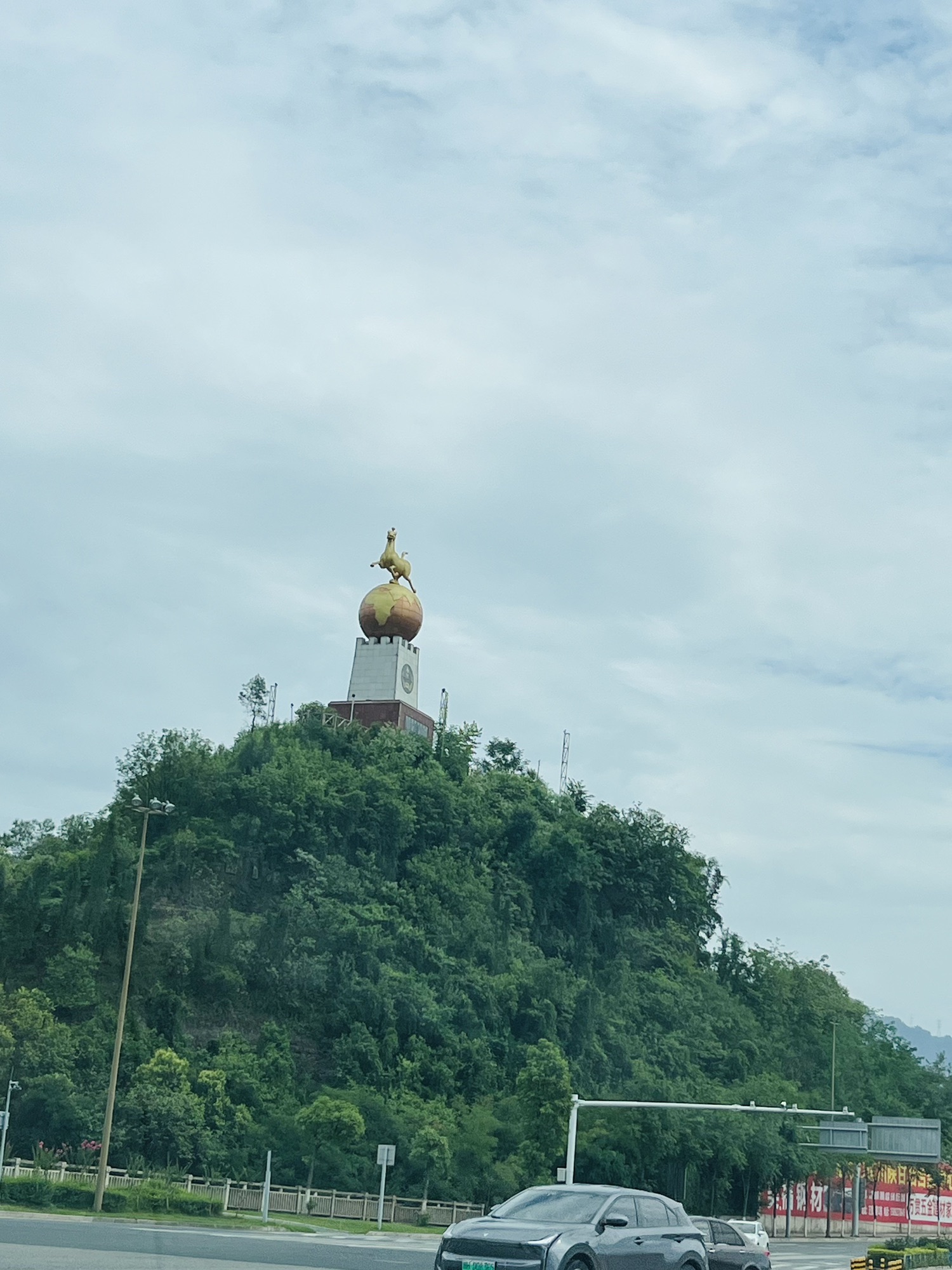 马踏飞燕雕塑