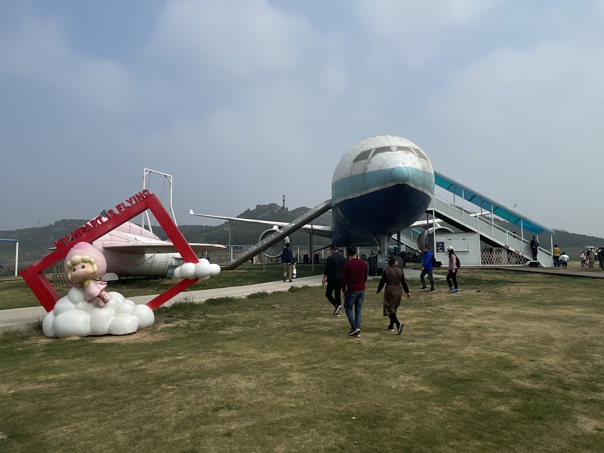 芳蕾玫瑰花乡旅行图片