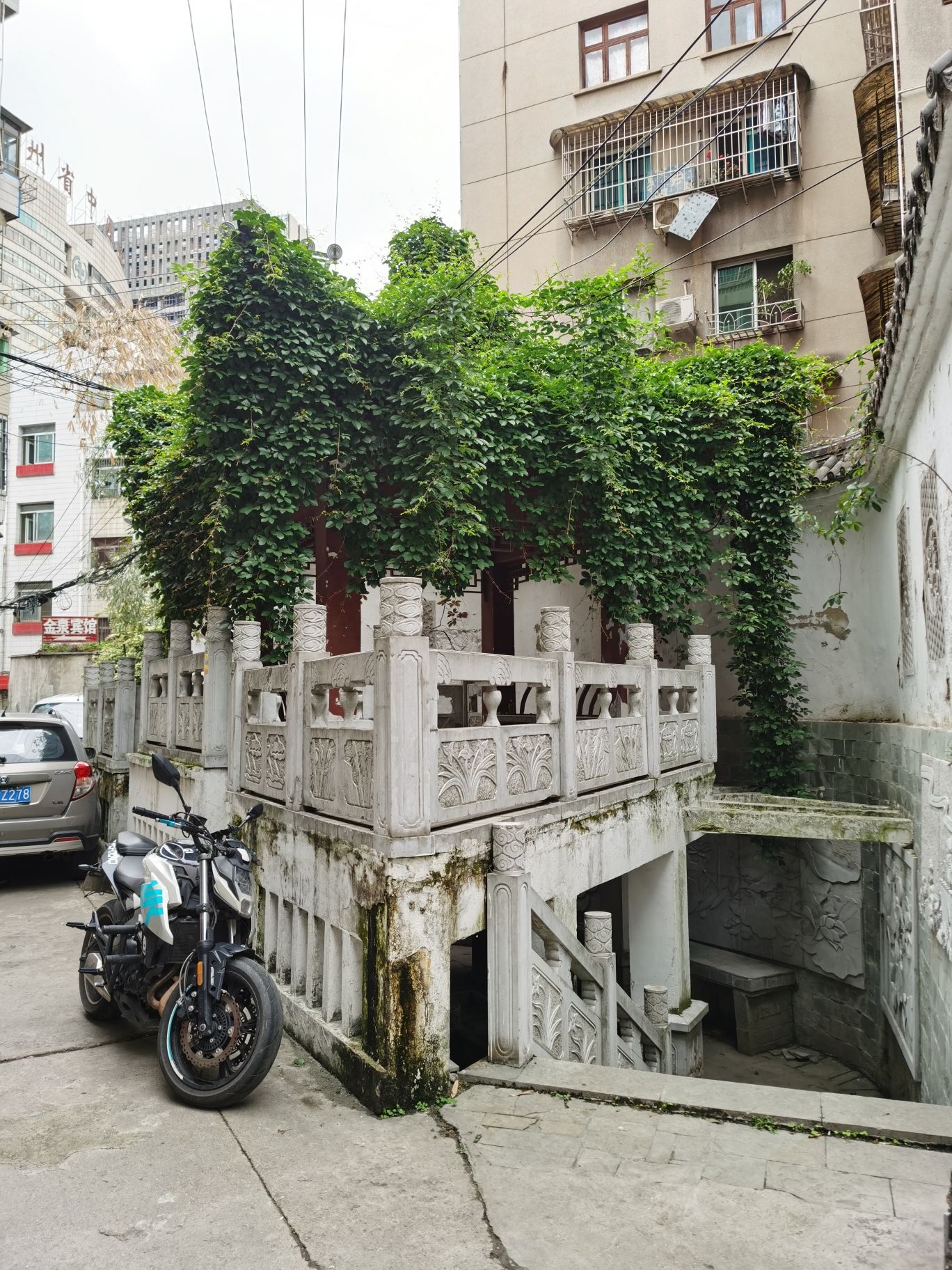 市东村四方井