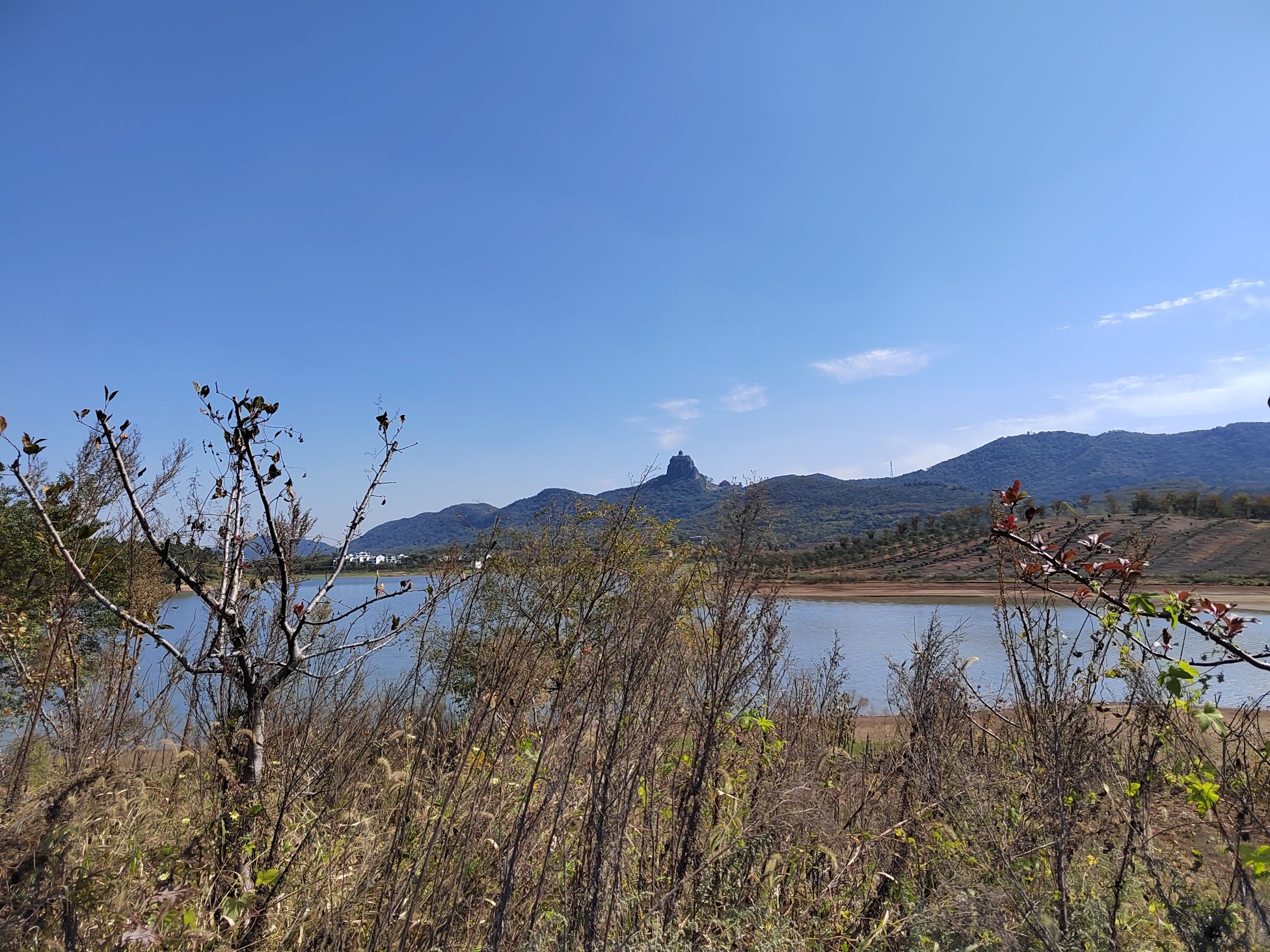 鸡笼山-半月湖风景区旅行图片