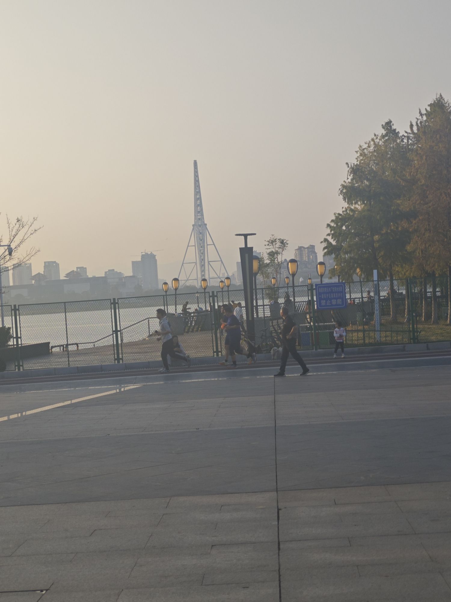 灌婴中轴广场旅行图片