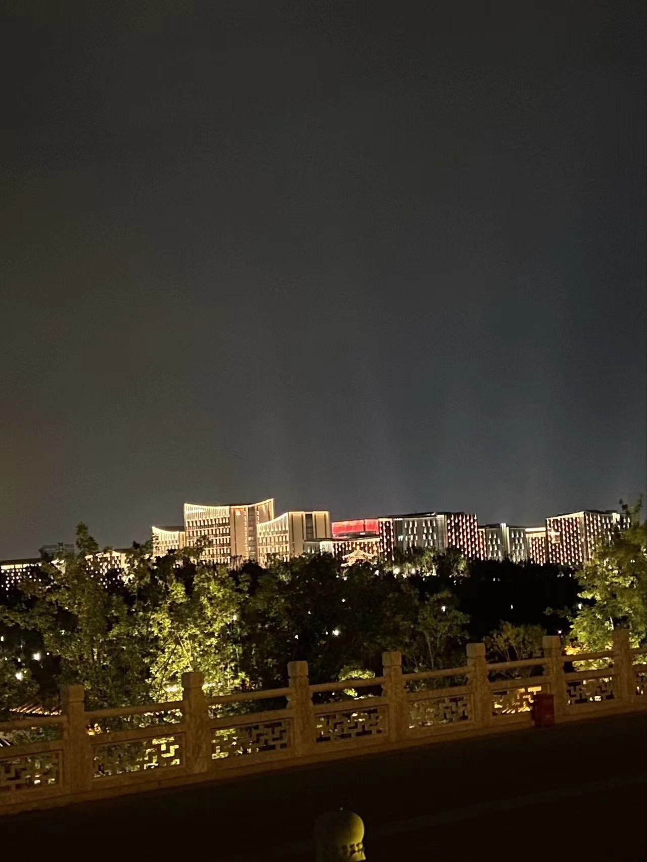 容和塔