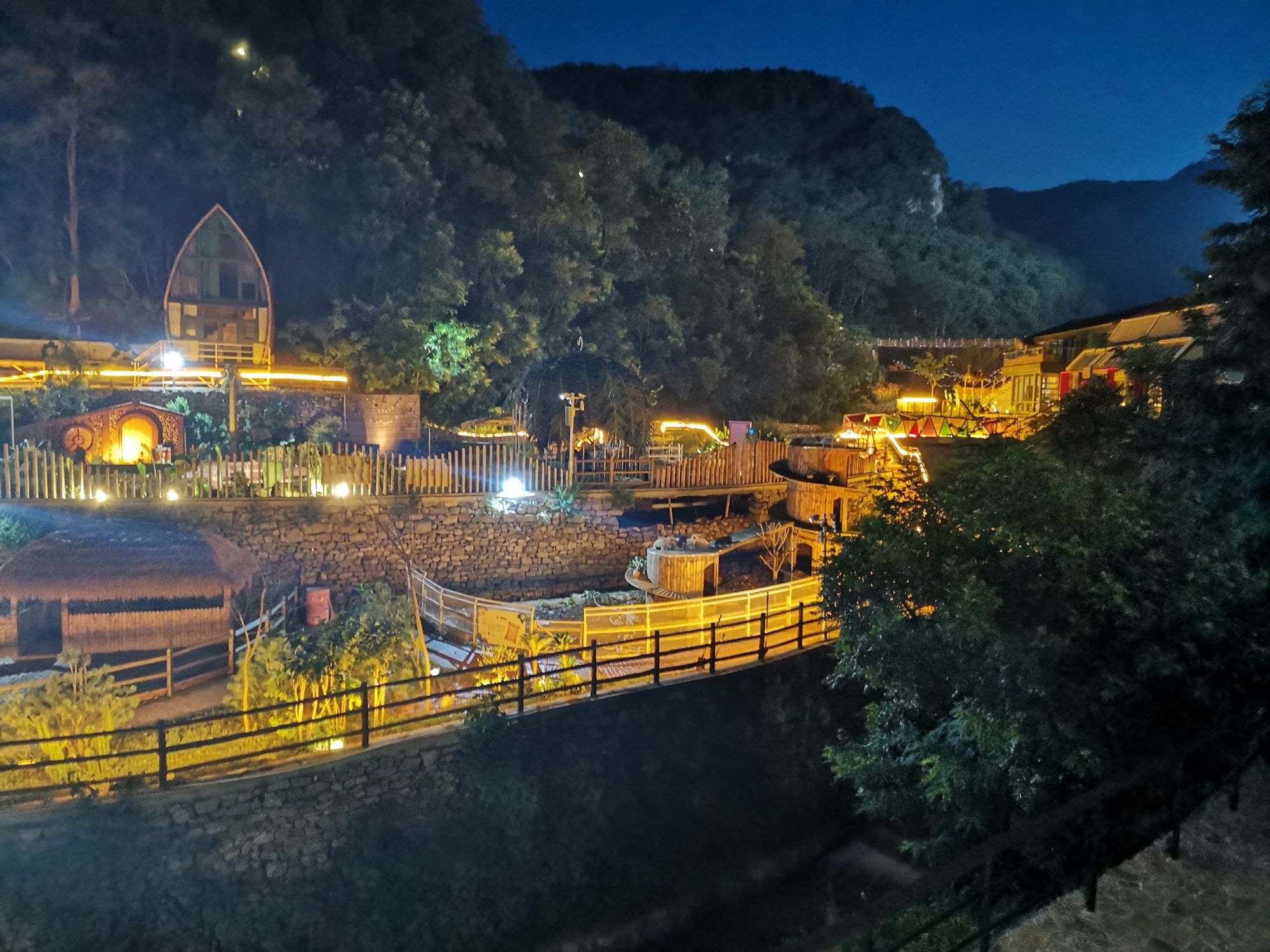 山东文旅·红叶柿岩旅游区