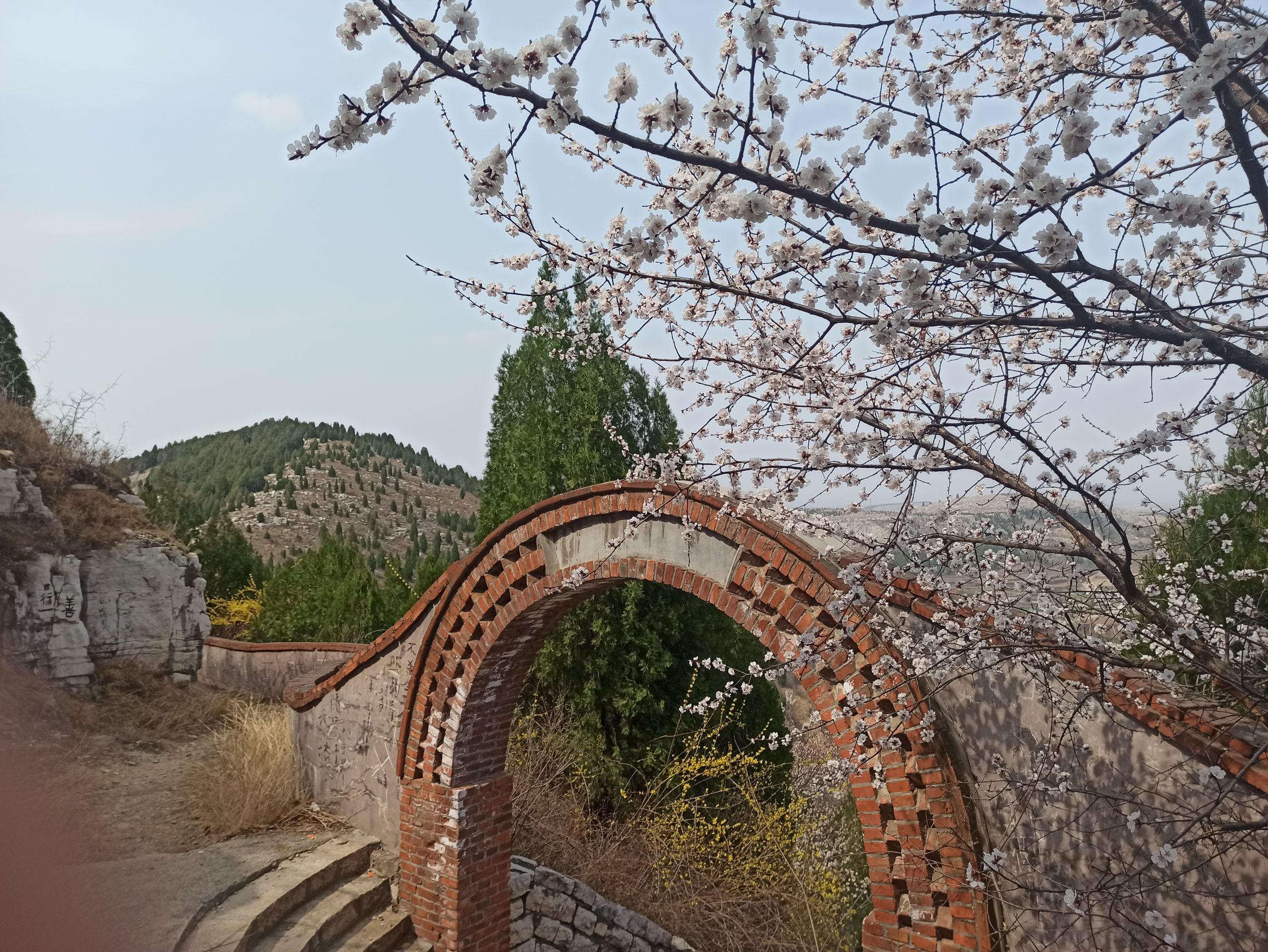 石坞洞山山寨遗址旅行图片