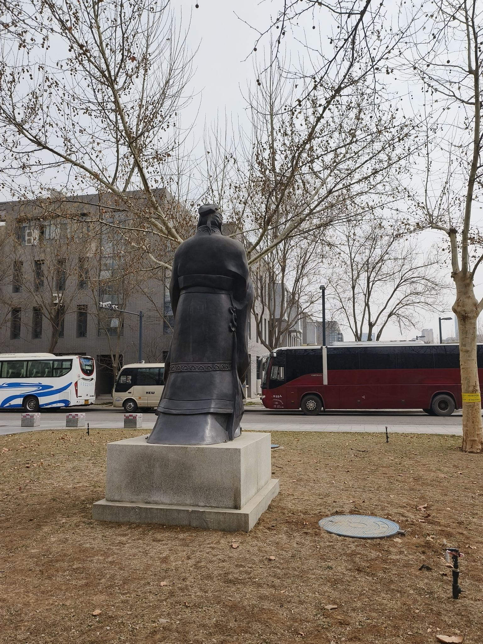 河北师范大学(新校区)-万世师表雕像