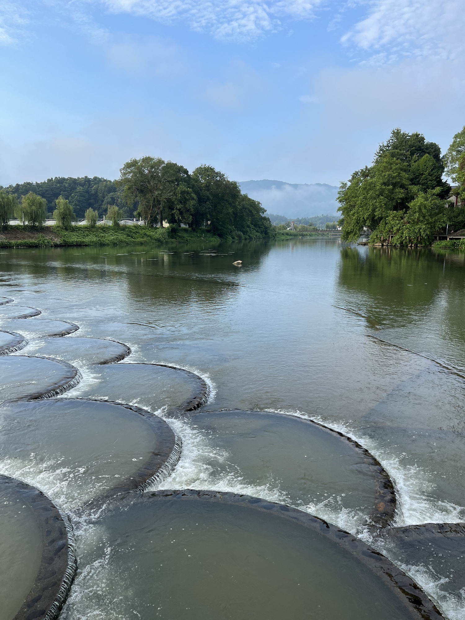 画里小河·网红鱼鳞坝旅行图片