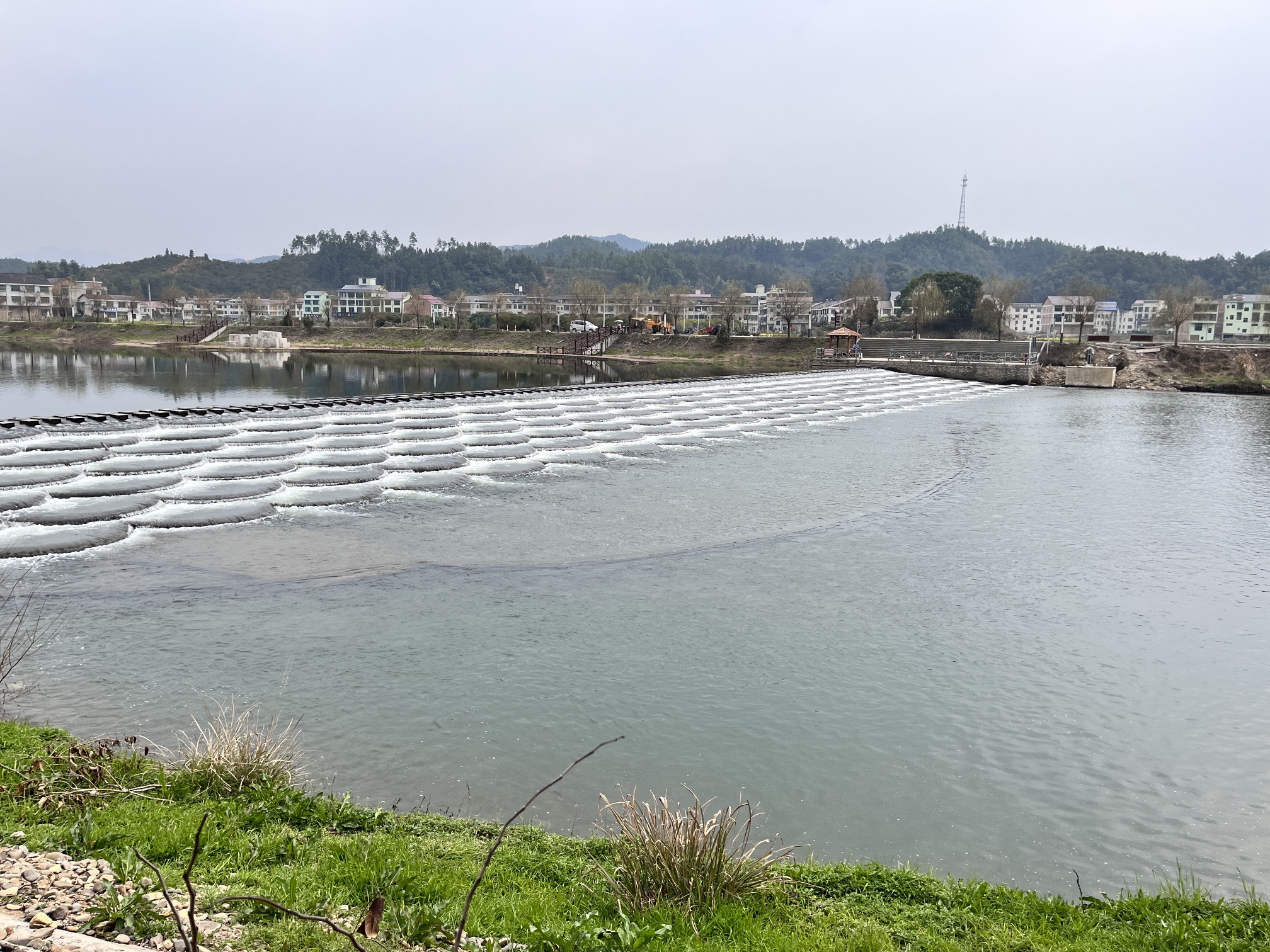 画里小河·网红鱼鳞坝旅行图片
