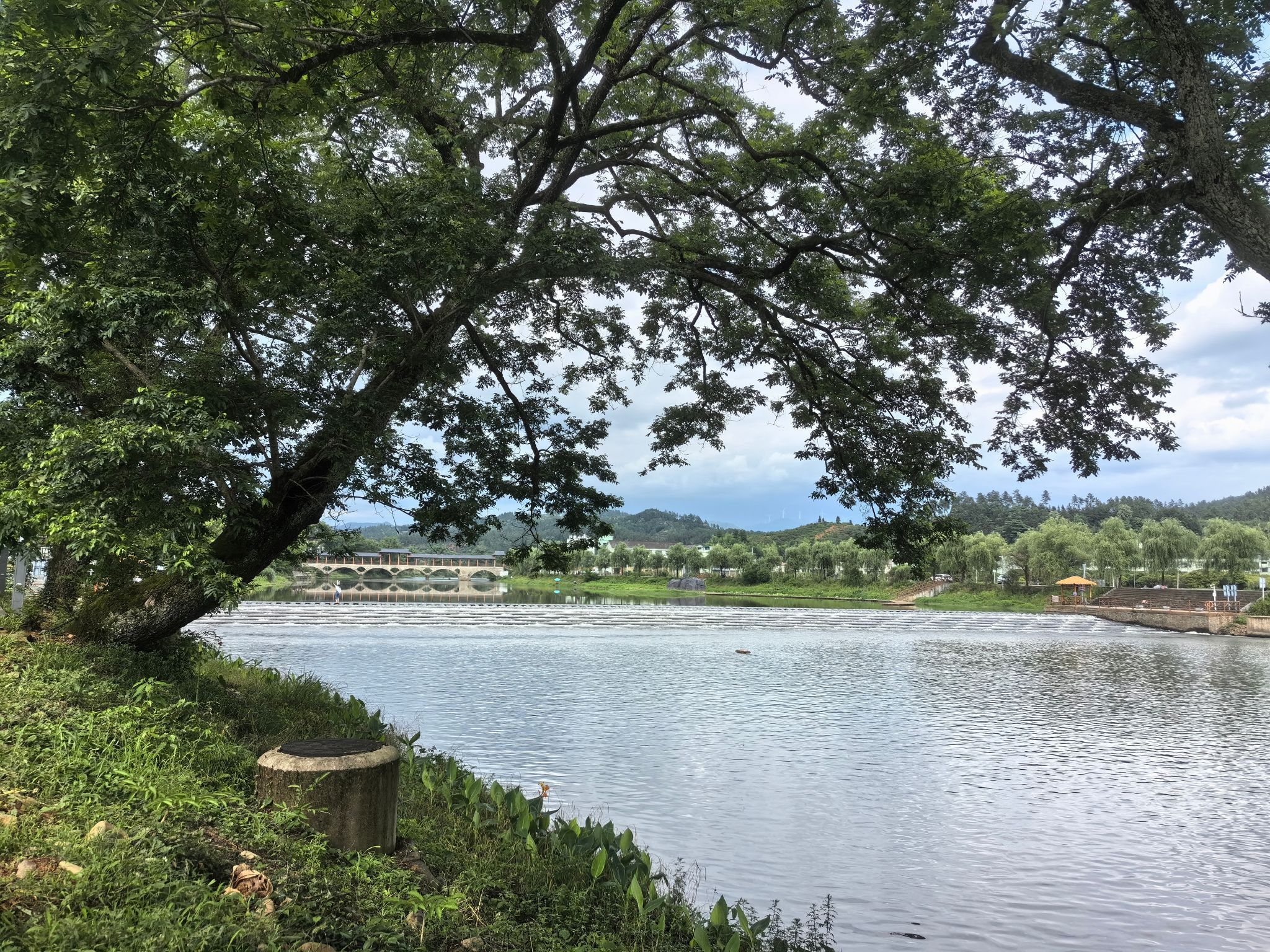 画里小河·网红叠水坝旅行图片
