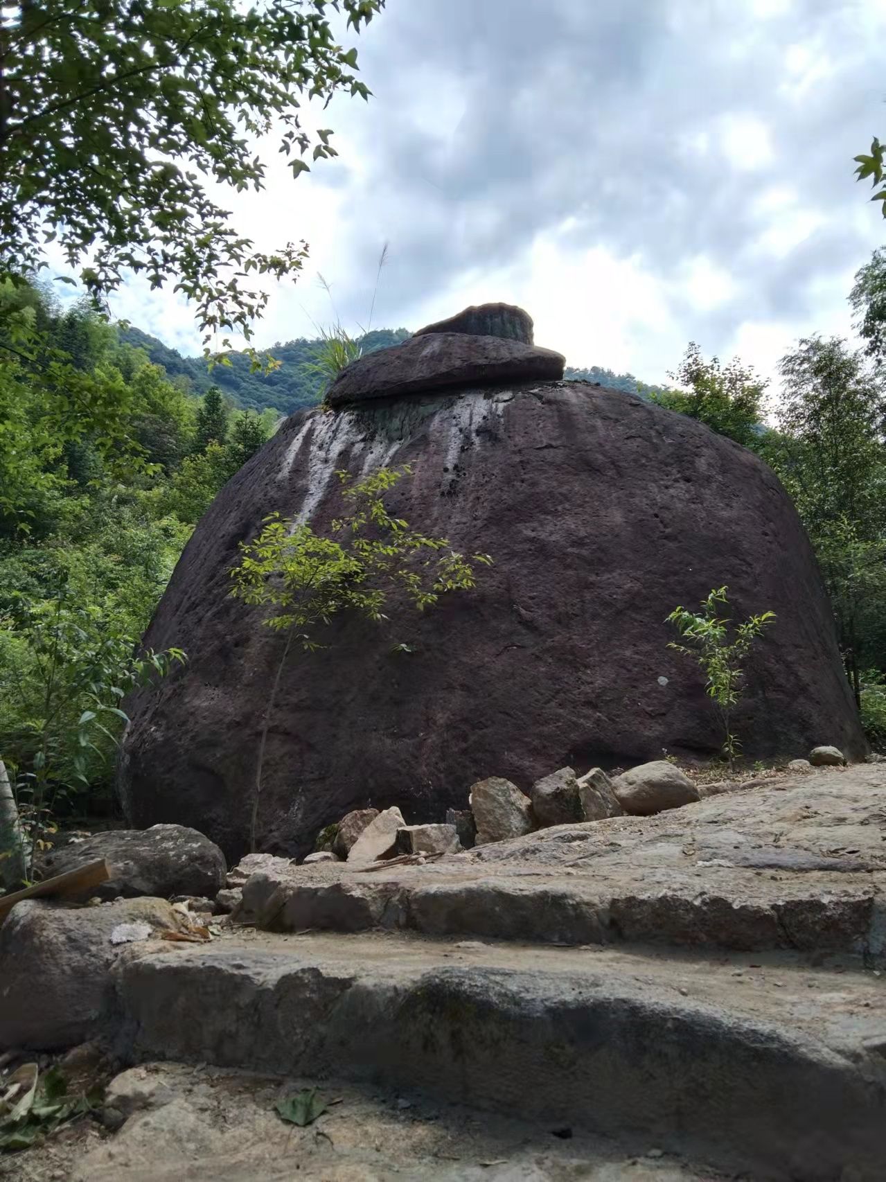 七彩飞龙涧景区