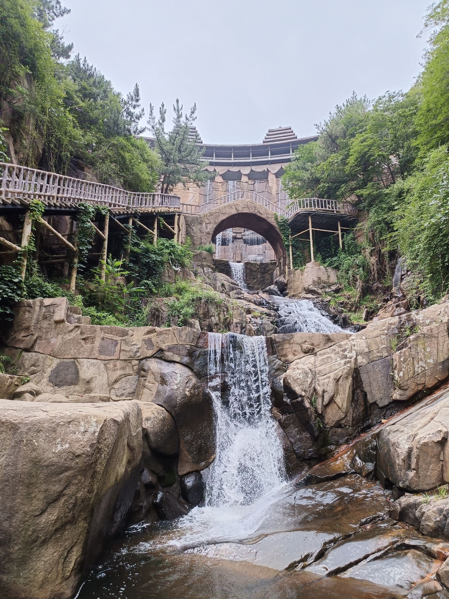 济南乐嬉谷热带雨林瀑布群旅行图片